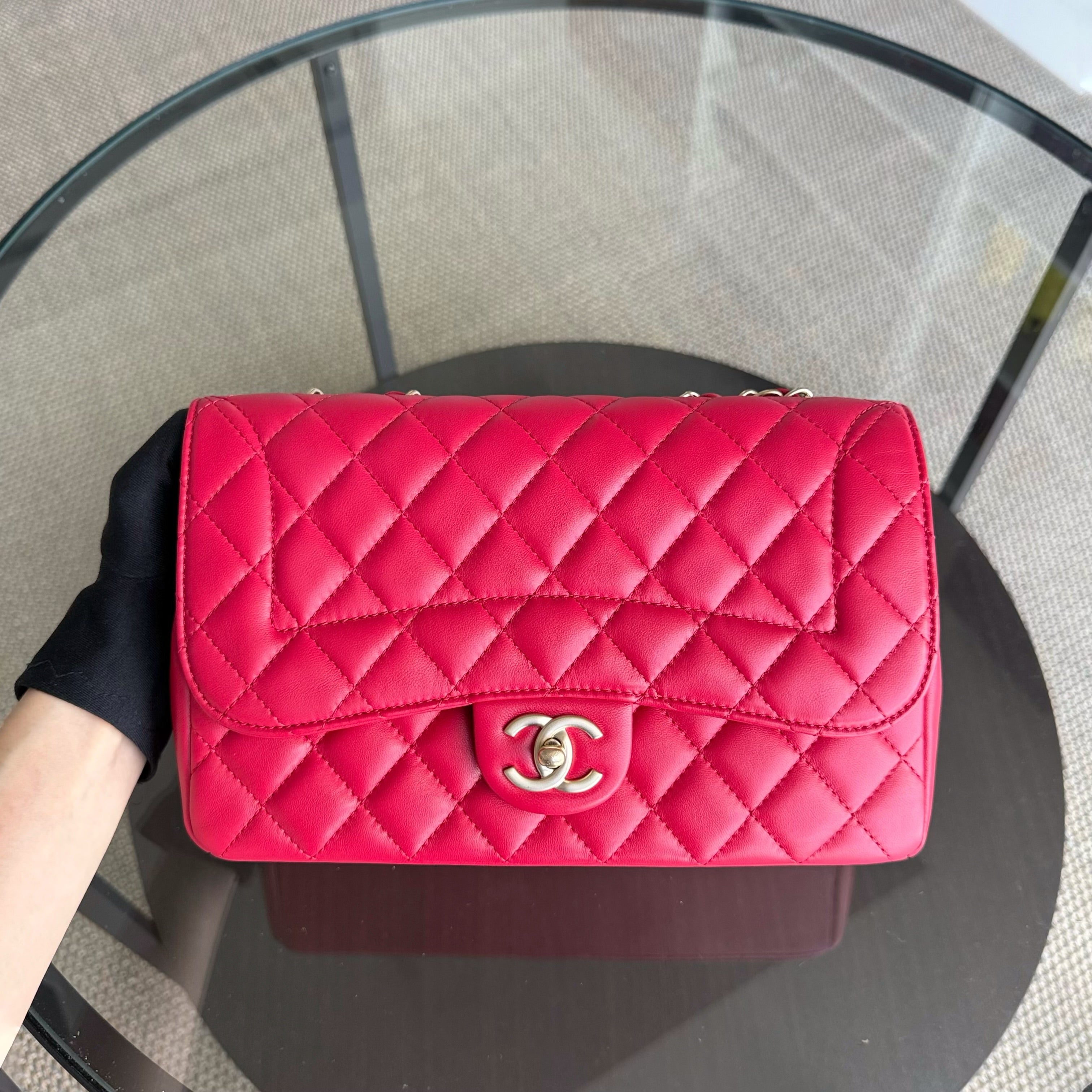 Chanel Chic Flap Seasonal Flap Medium - 25CM Quilted Lambskin Red Gold Hardware Series 21
