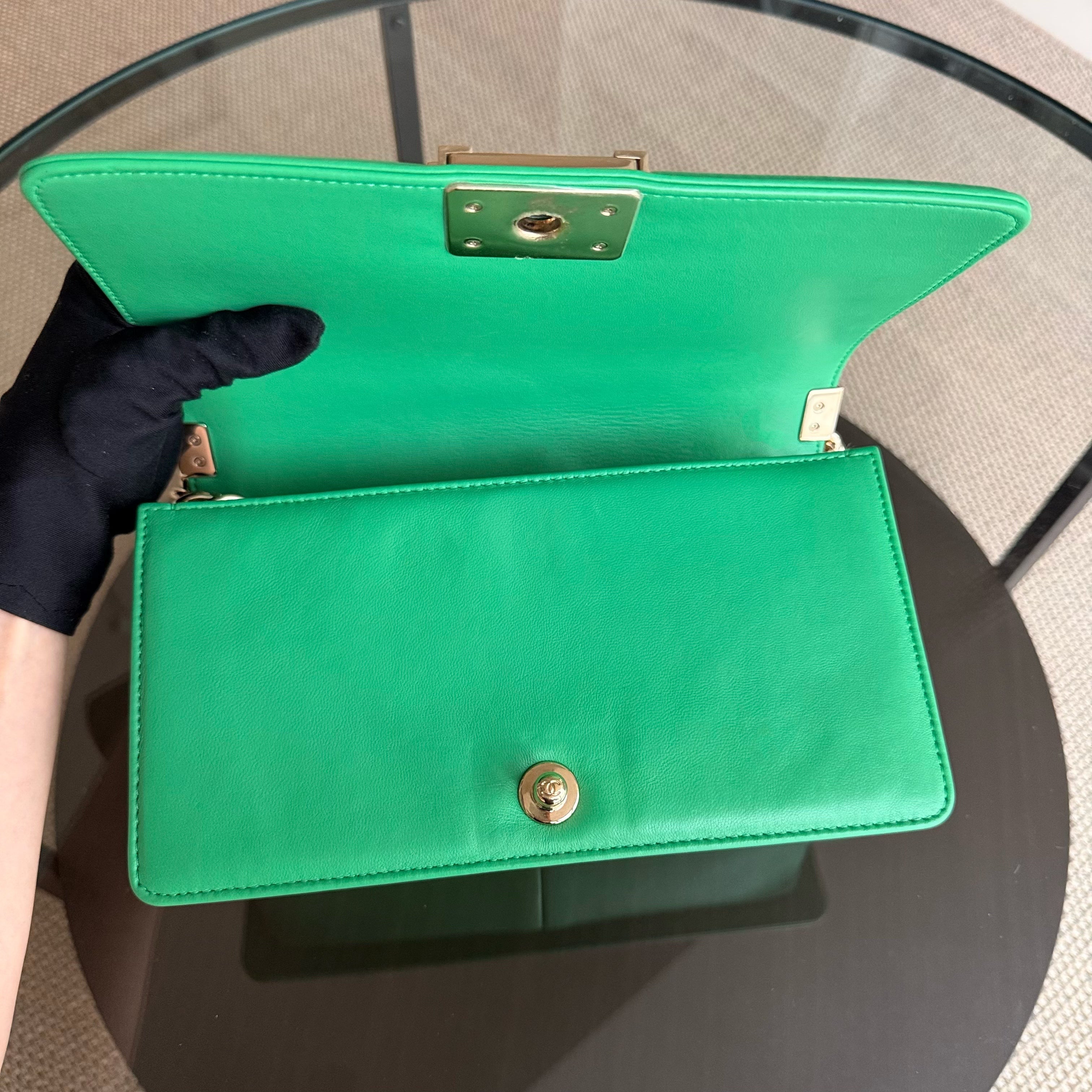 Chanel Boy Medium - 25CM Chevron Calfskin Green Gold Hardware Series 23