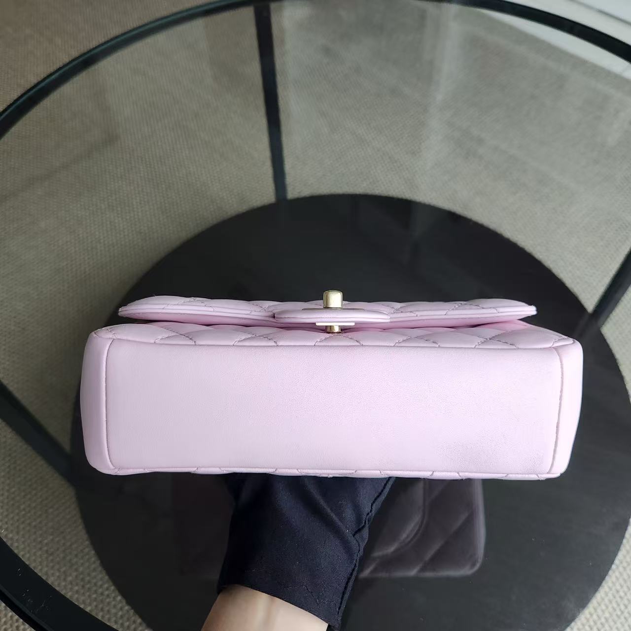 Chanel Chic Flap Small - 23CM Quilted Lambskin Sakura Light Pink Gold Hardware Series 21