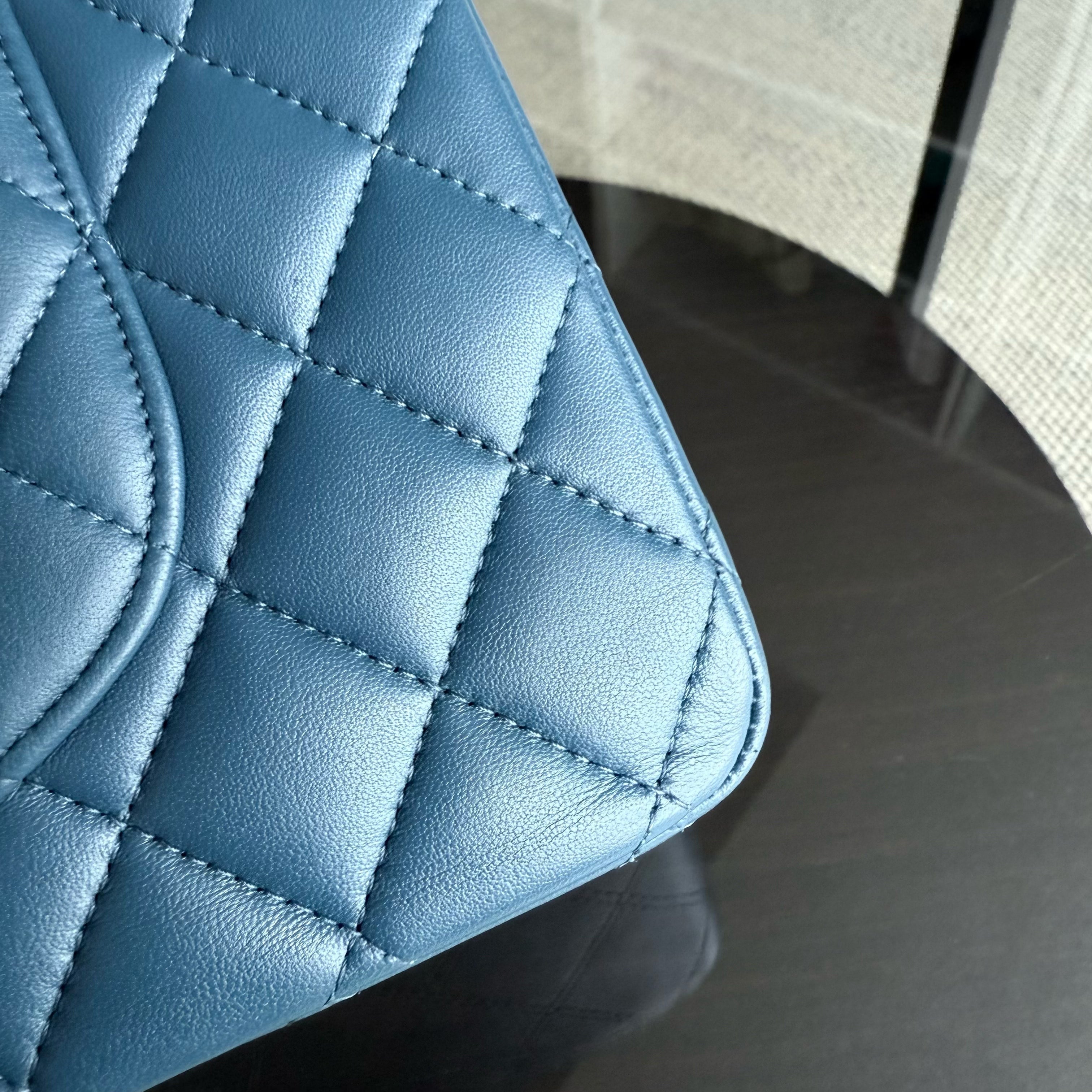Chanel Classic Flap Medium - Caviar 25CM Quilted Blue Lambskin Silver Hardware Series 28