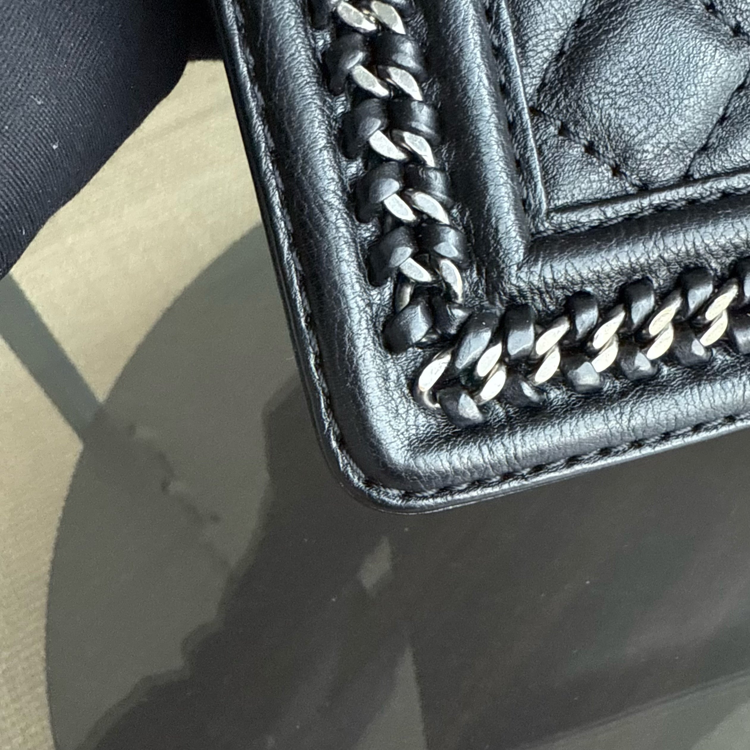 Chanel Boy Handle Old Medium 25CM Black Quilted Grained Calfskin With Handle Chain Around Ruthenium Silver Hardware Series 23