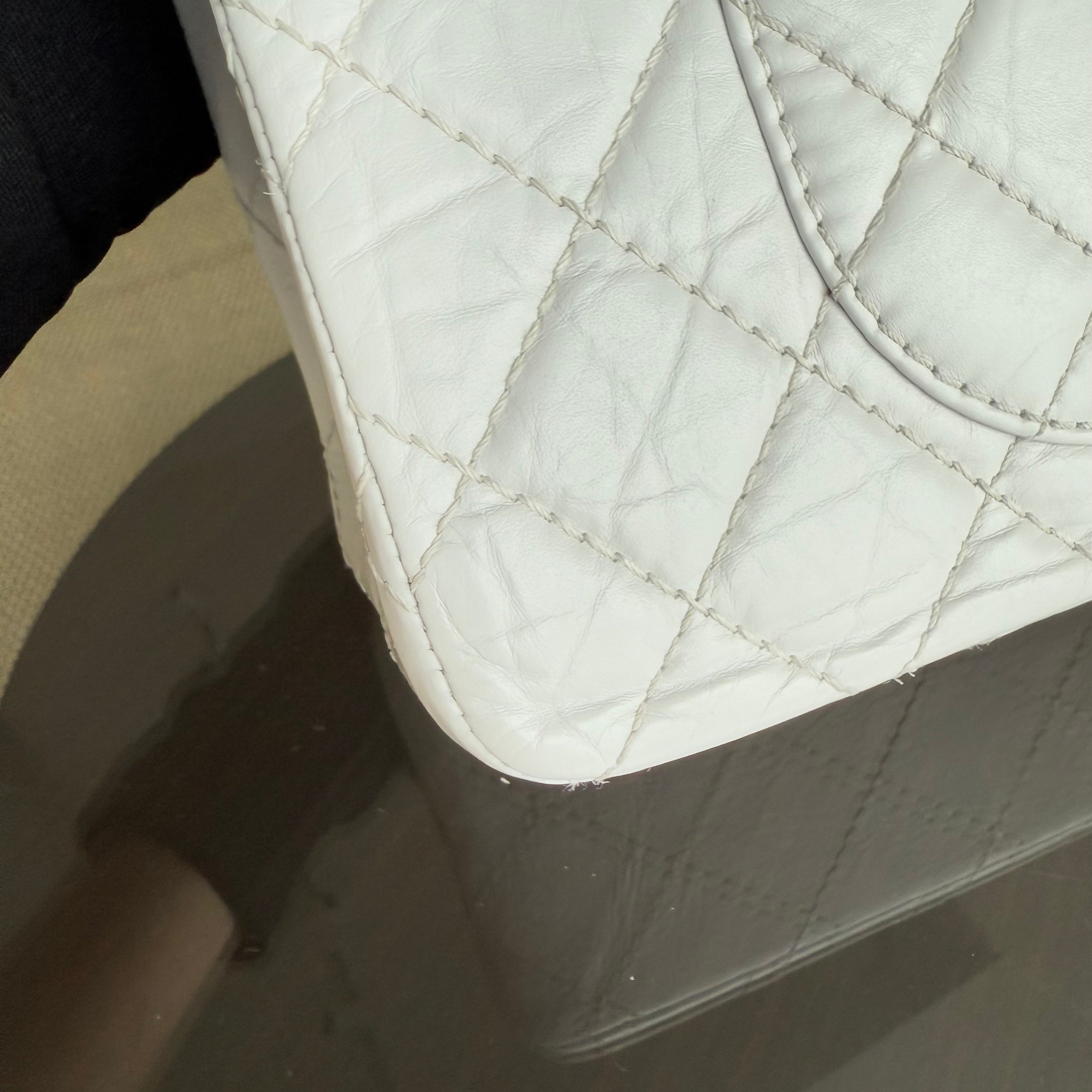 Chanel 2.55 Reissue 226 - 28CM Quilted Calfskin White Black Hardware Series 12