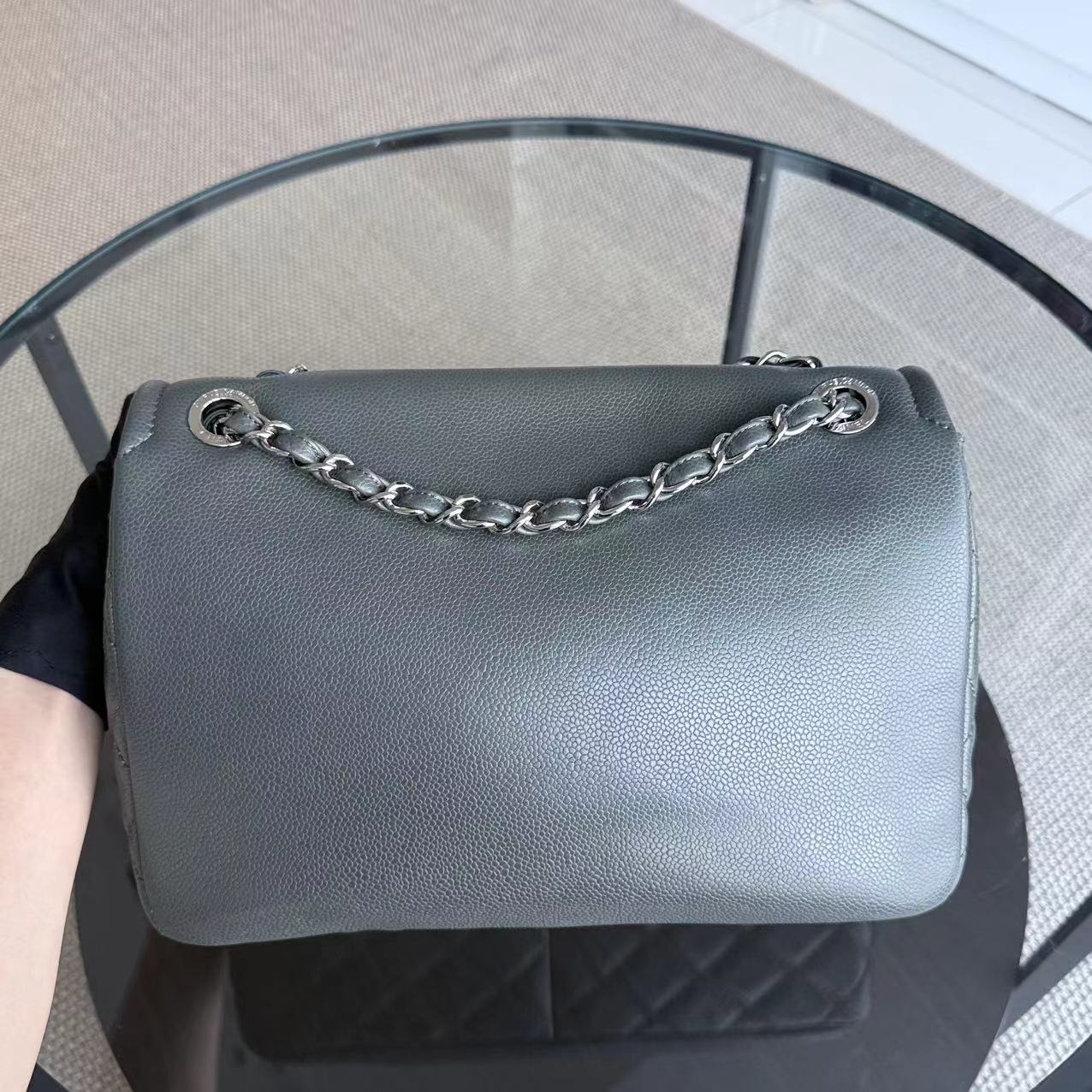 Chanel Caviar Seasonal Jumbo CC Flap 29CM Green Silver Hardware Series 15