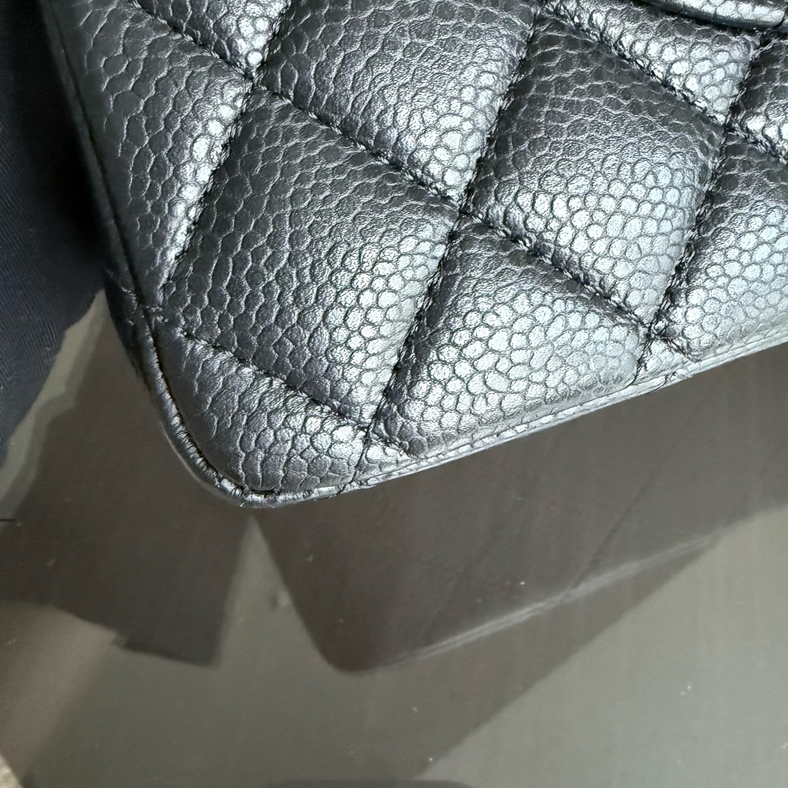 Chanel Classic Flap Medium - Caviar 25CM Quilted Black Ruthenium Silver Hardware Series 21