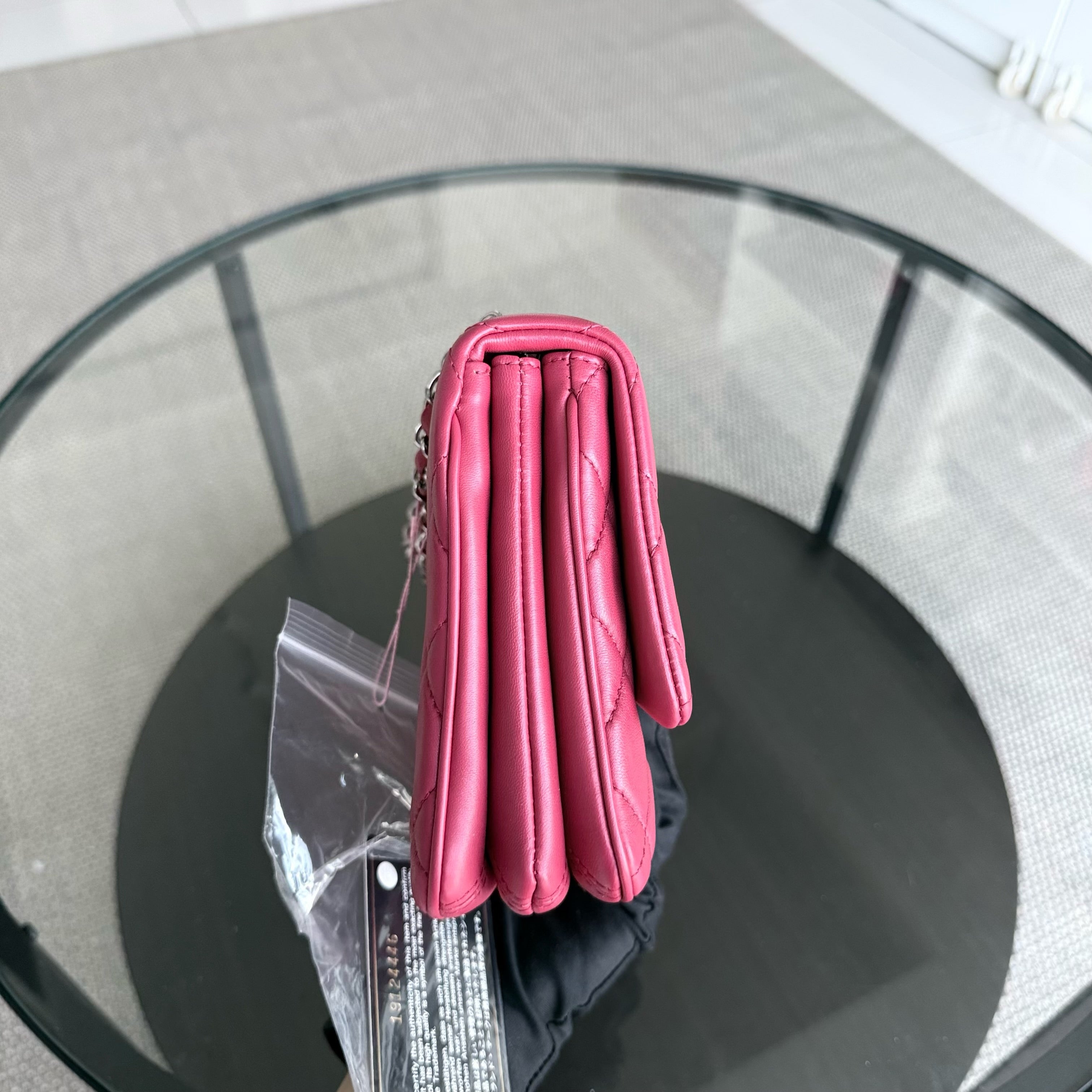 Chanel Flap Medium - 25CM Quilted Lambskin Red Gold Hardware Series 19