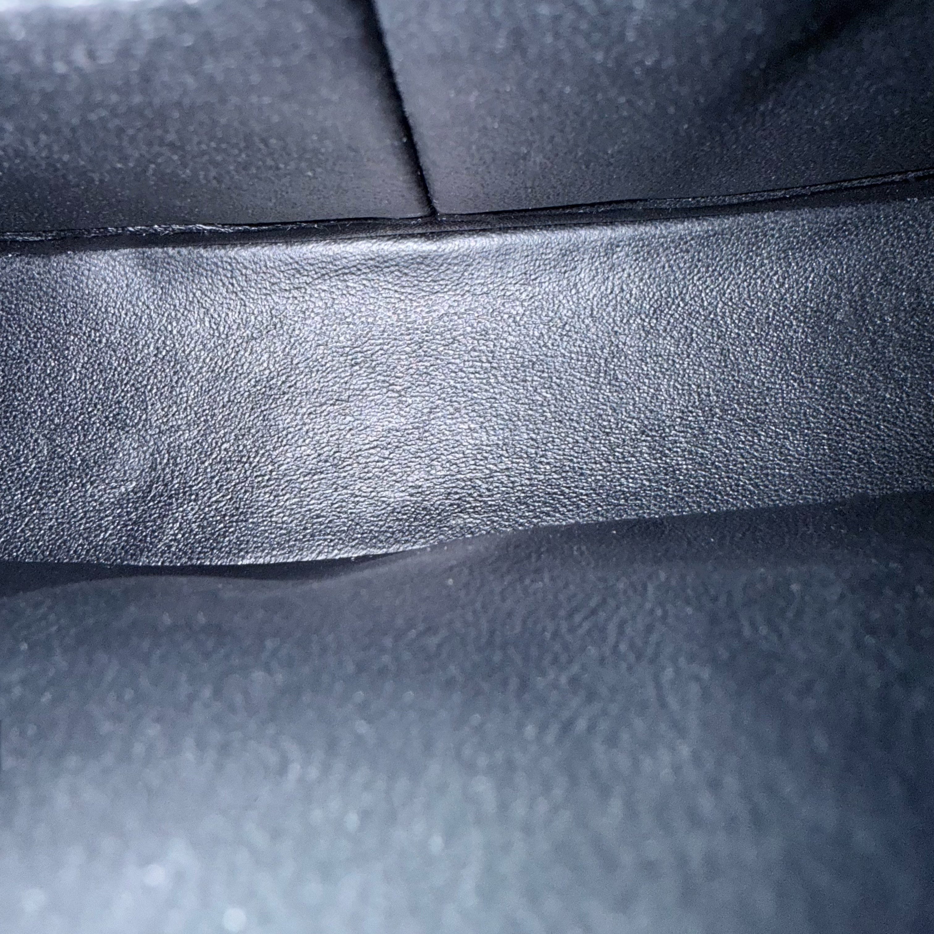 Chanel Classic Flap Medium - Caviar 25CM Quilted Black Ruthenium Silver Hardware Series 21