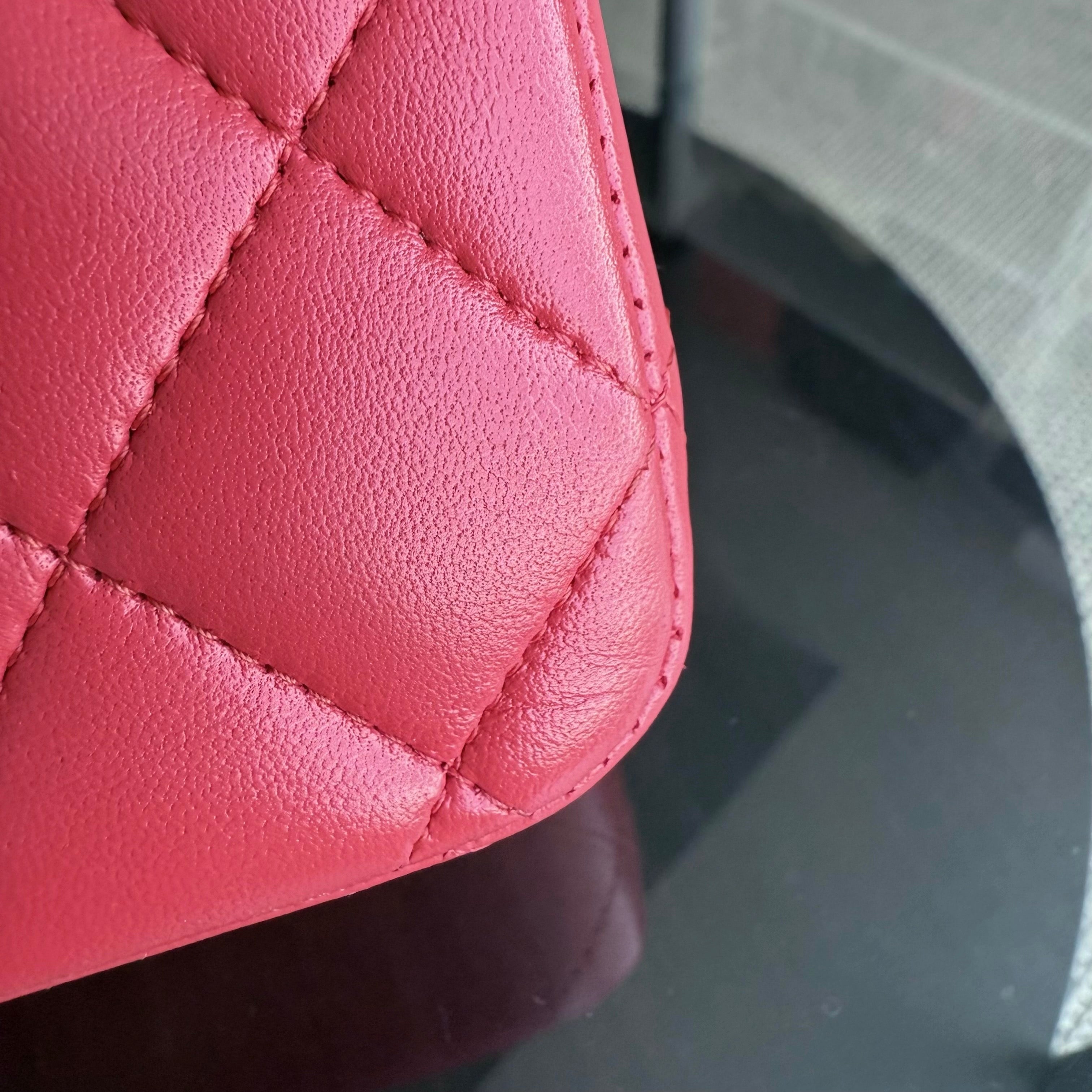 Chanel Classic Flap Medium - 25CM Quilted Lambskin Red Gold Hardware Series 13