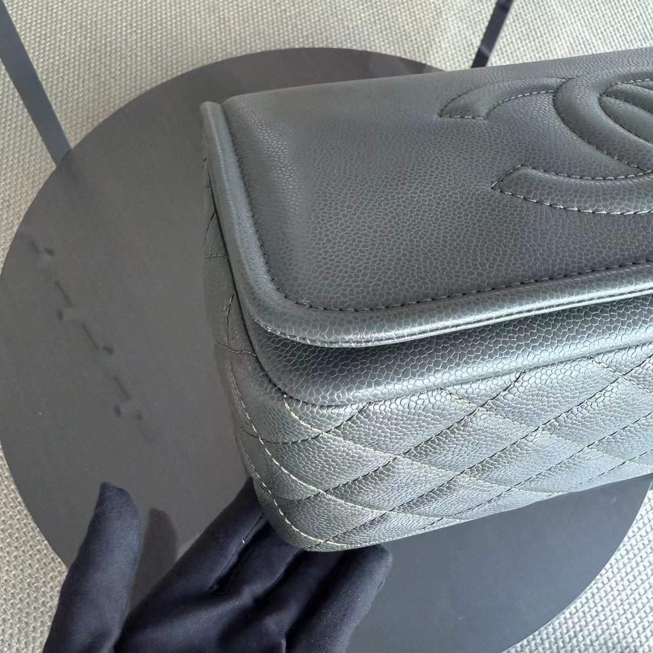 Chanel Caviar Seasonal Jumbo CC Flap 29CM Green Silver Hardware Series 15