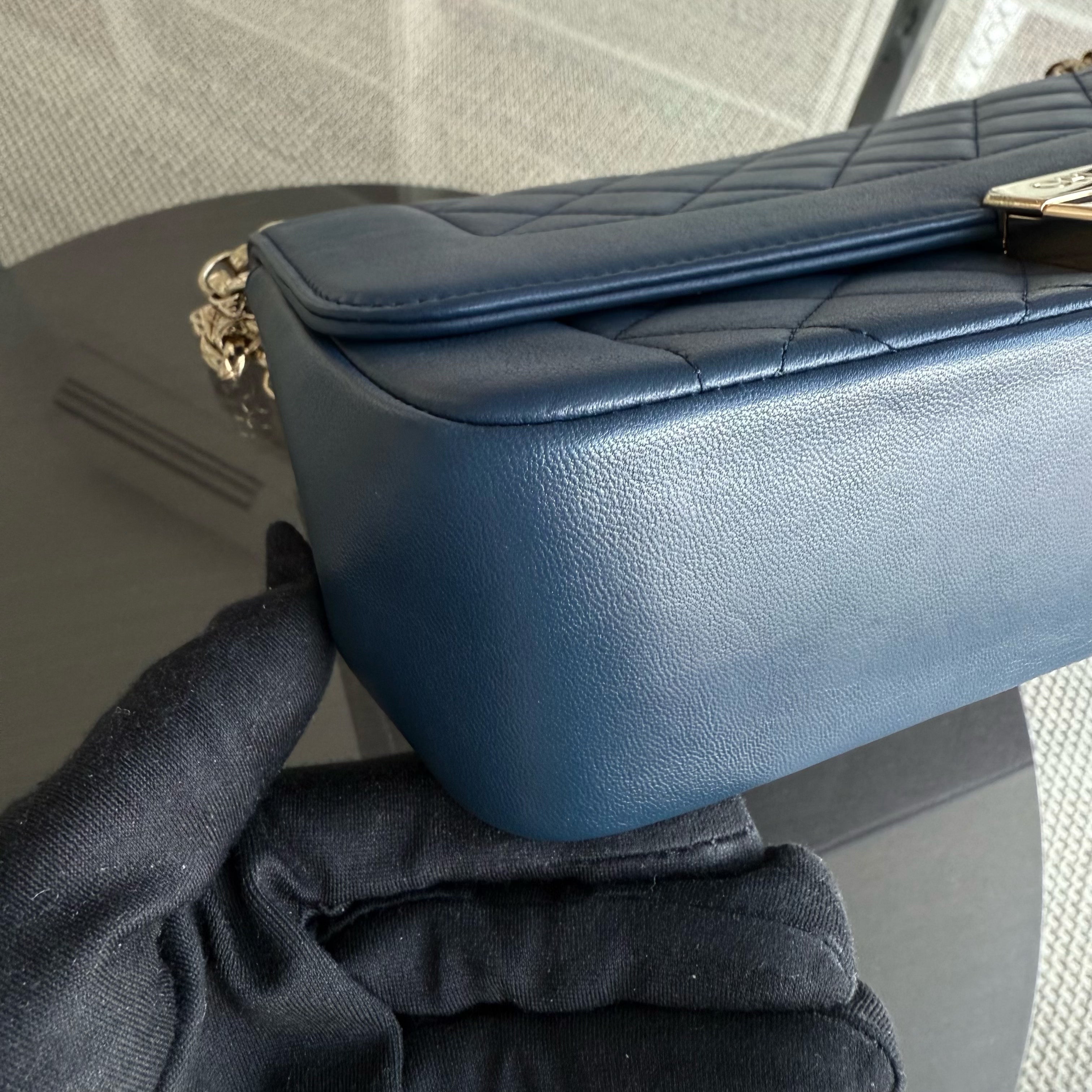 Chanel Chic With Me Medium - Lambskin Quilted 25CM Navy Blue Gold Hardware Series 18