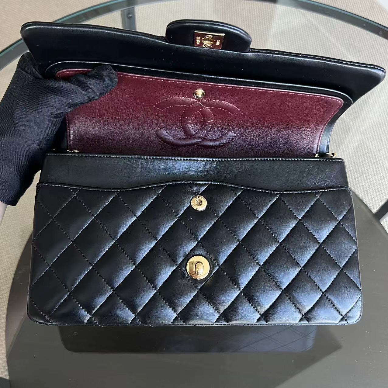 Chanel Classic Flap Medium - Quilted Lambskin Black Golden Hardware