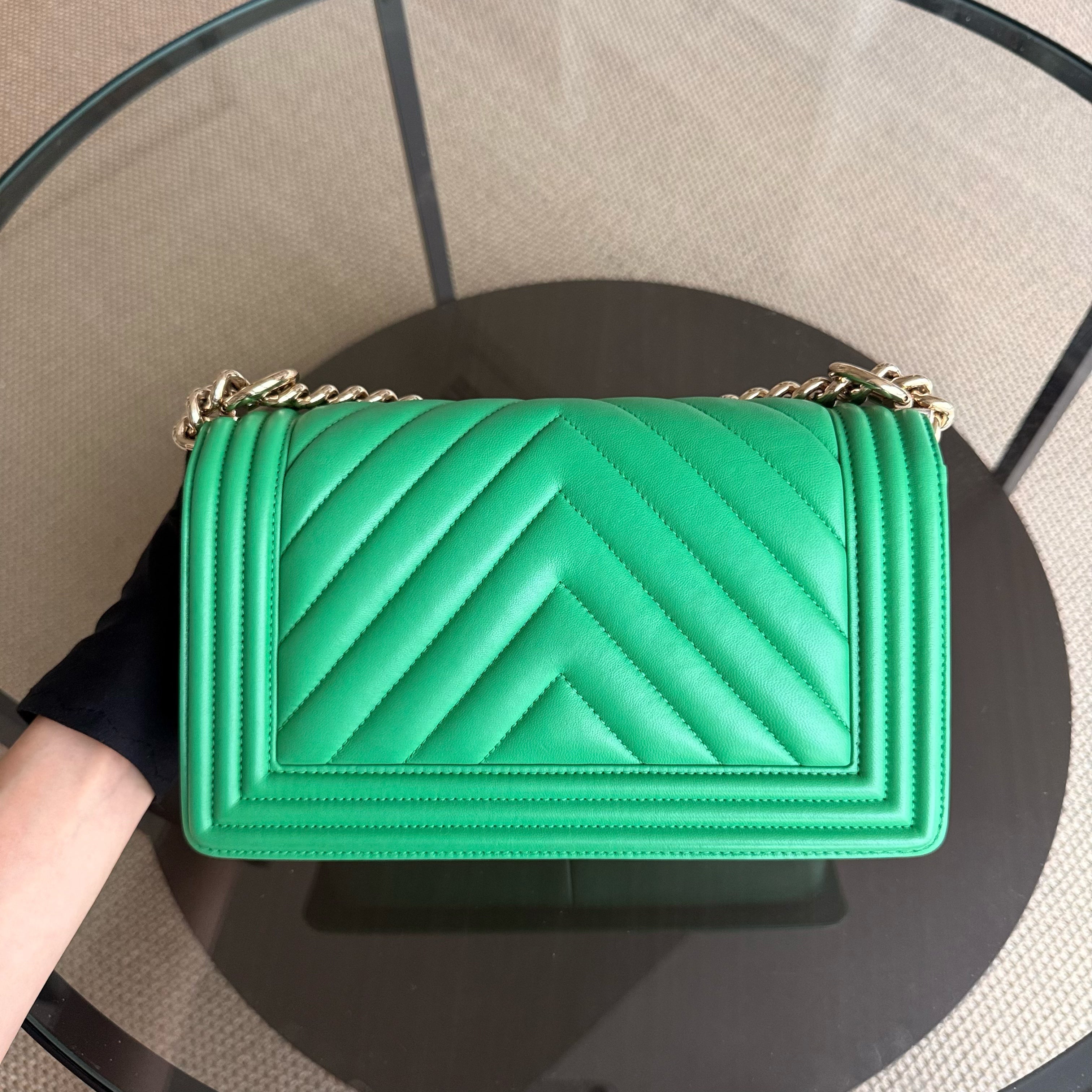 Chanel Boy Medium - 25CM Chevron Calfskin Green Gold Hardware Series 23