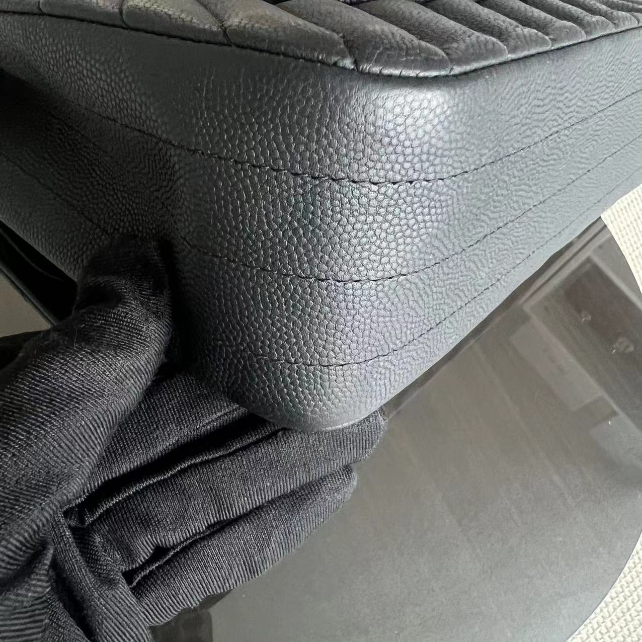 Chanel Classic Flap Medium - Caviar 25CM Chevron Grained Calfskin Black Golden Hardware Series 27