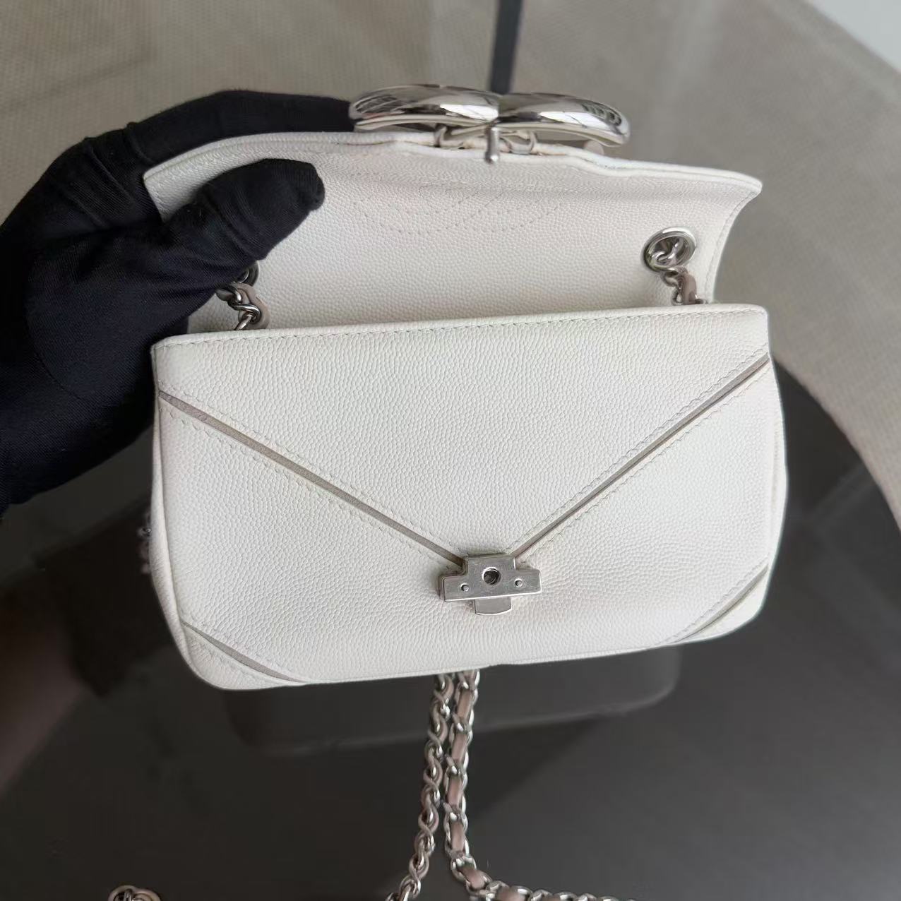 Chanel CC Flap Mini Bag - 17CM Caviar Chevron White Silver Hardware Series 23
