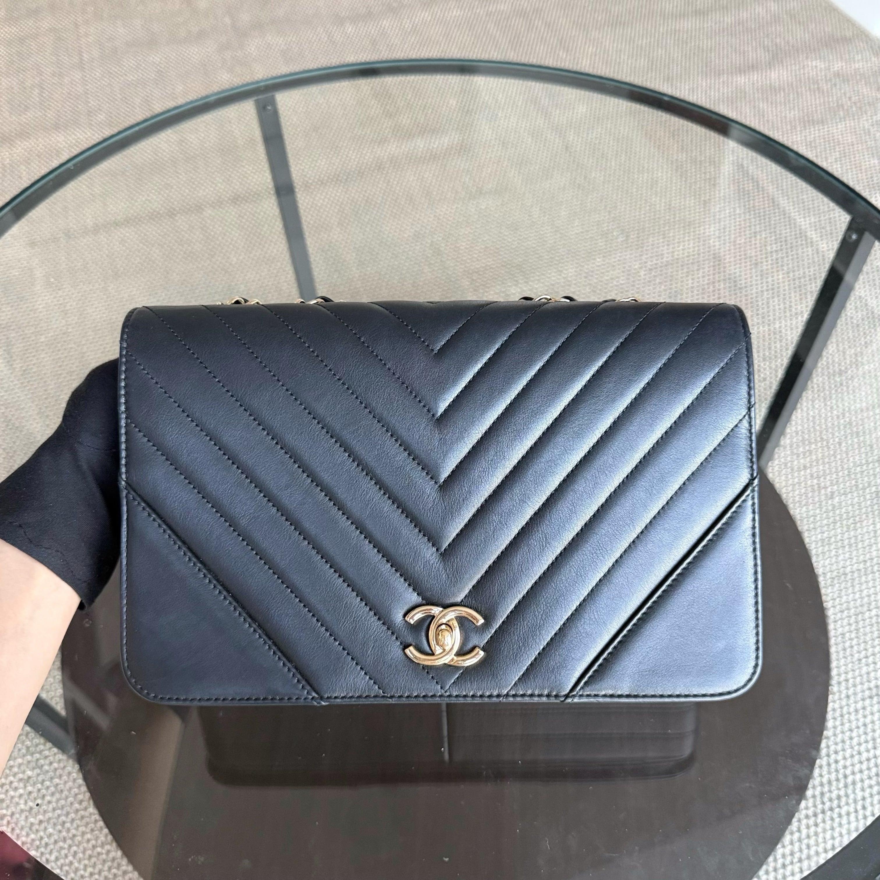 Chanel Flap Medium - Calfskin 27CM Chevron Black Gold Hardware Series 27