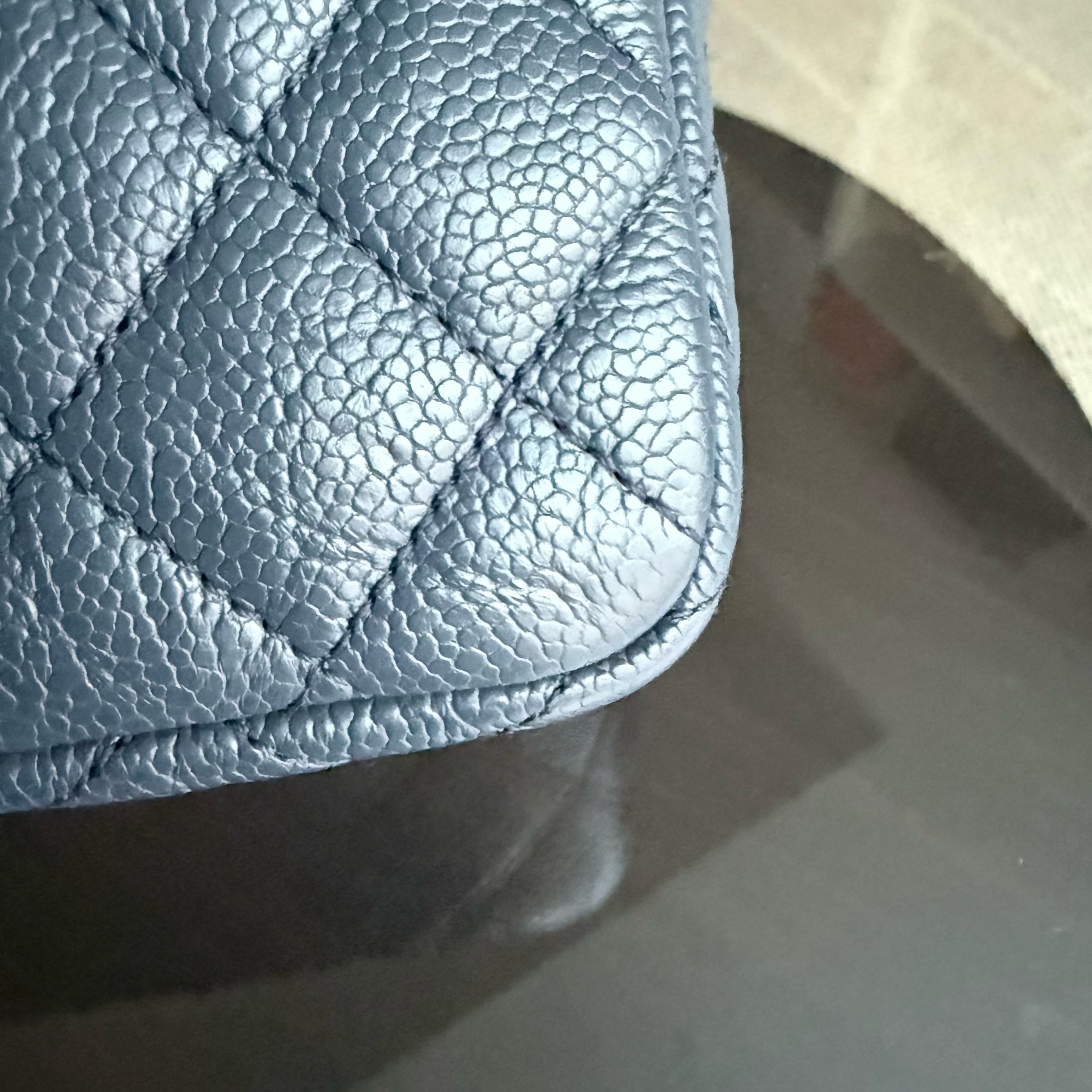 Chanel Two Tone Flap - 23CM Small Crumpled Grained Calfskin Navy Blue Gold Series 21