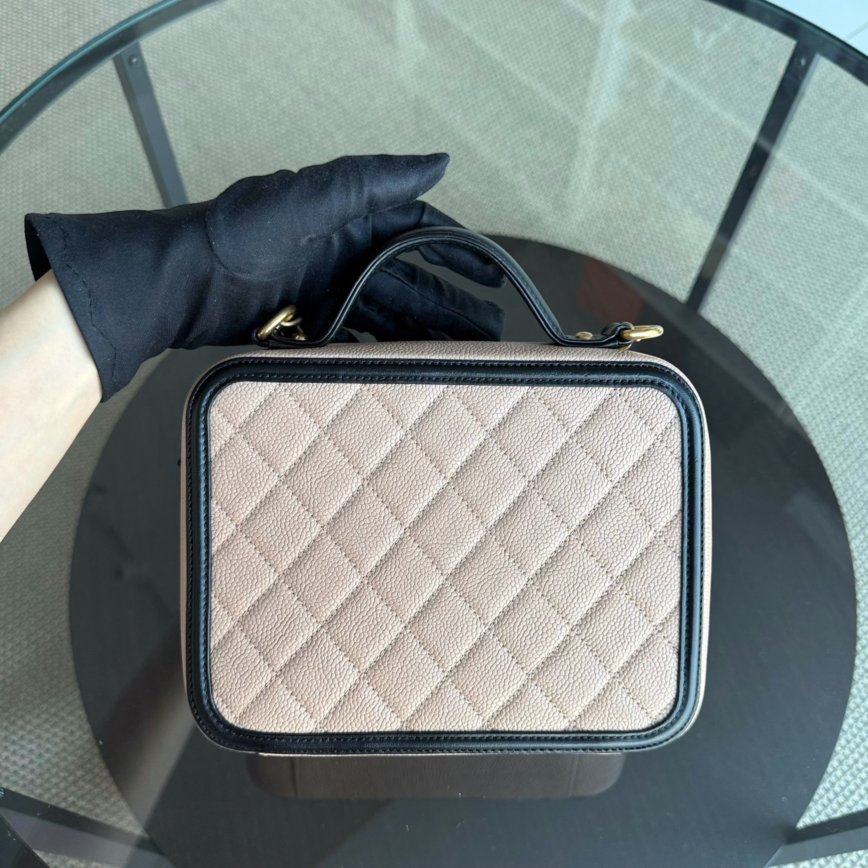 Chanel Vanity Case Filigree Medium - Caviar Grained Calfskin Black Beige Series 24