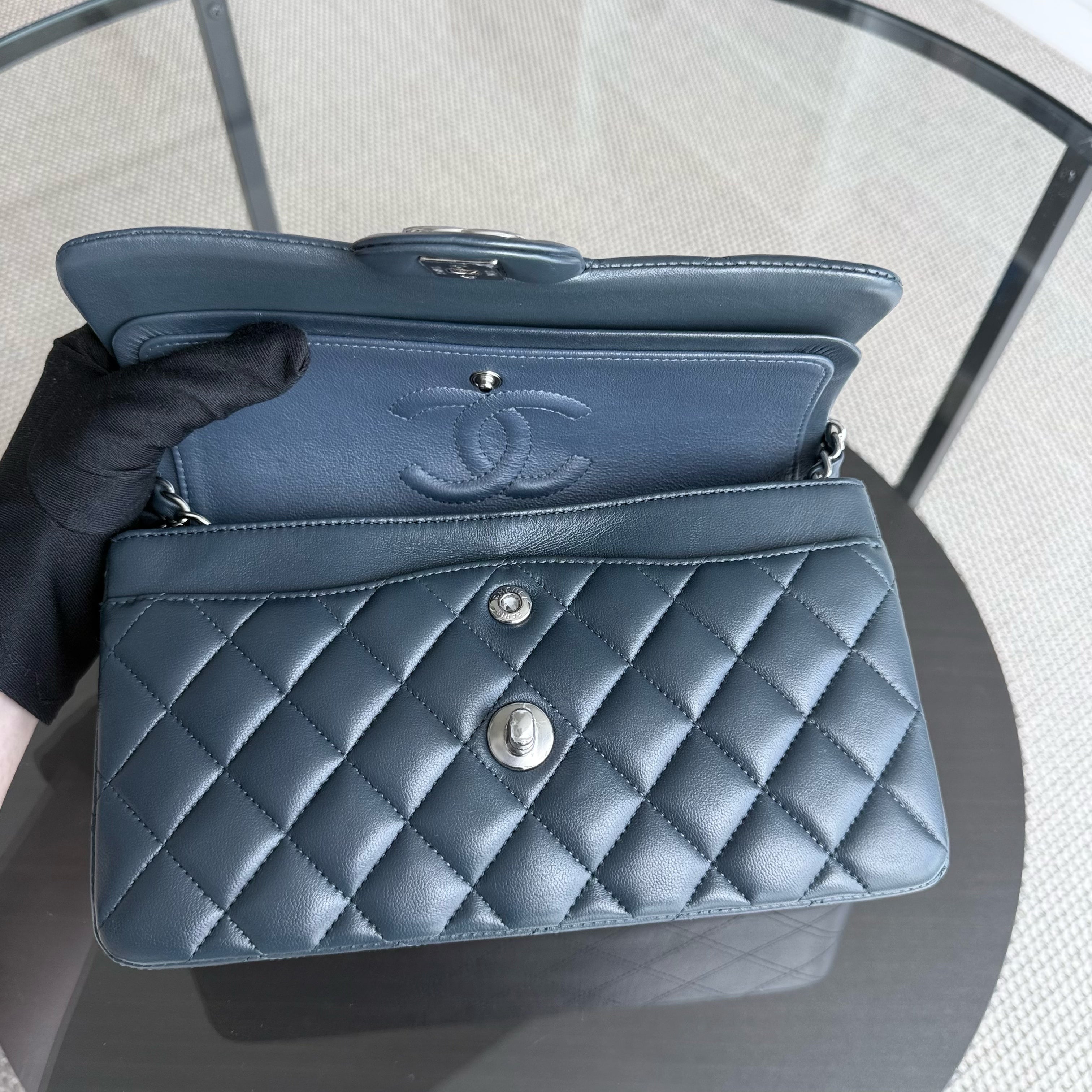 Chanel Classic Flap Small - Lambskin 23CM Quilted Dark Blue Silver Hardware Series 26