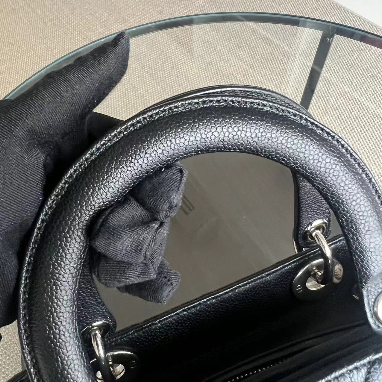 *Rare Caviar* Lady Medium Grained Calfskin Black Silver Hardware