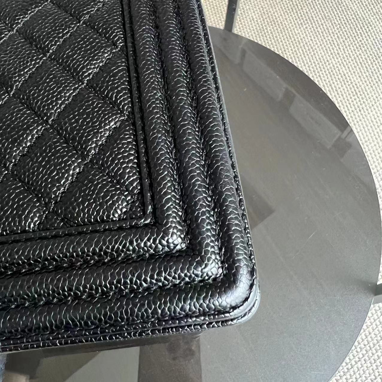 Caviar Boy New Medium 28CM Quilted Grained Calfskin Black Golden Hardware Series 20