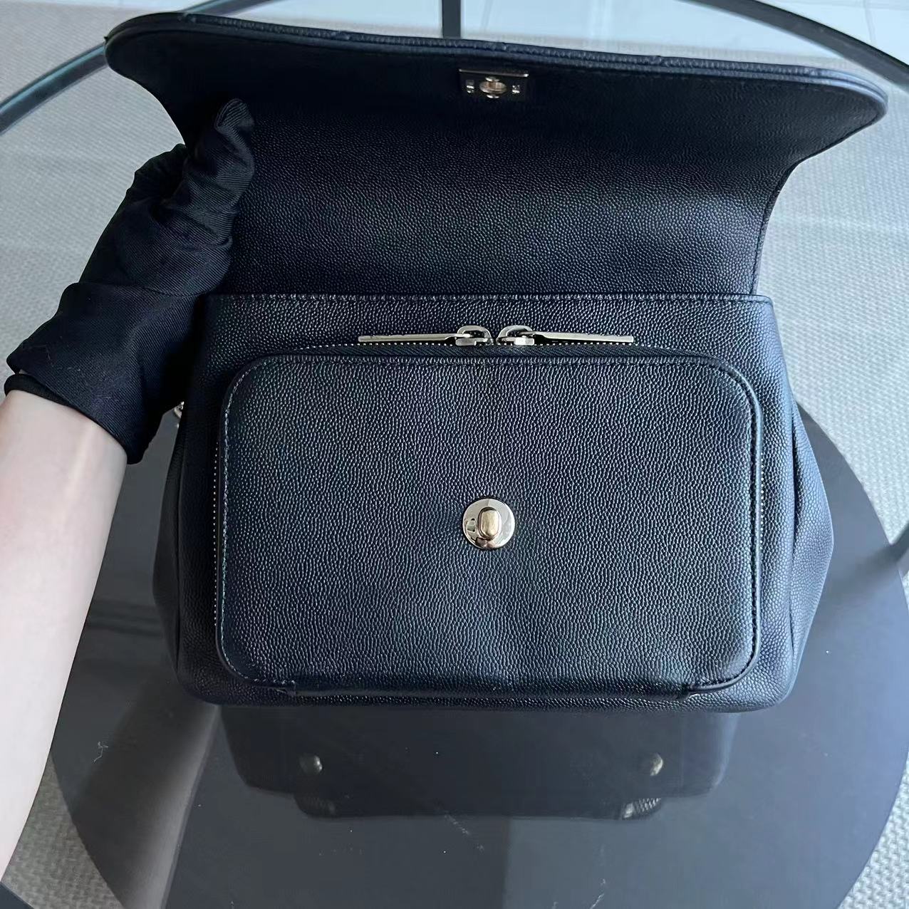 Caviar Medium Business Affinity Quilted Grained Calfskin Black Golden Hardware Series 27