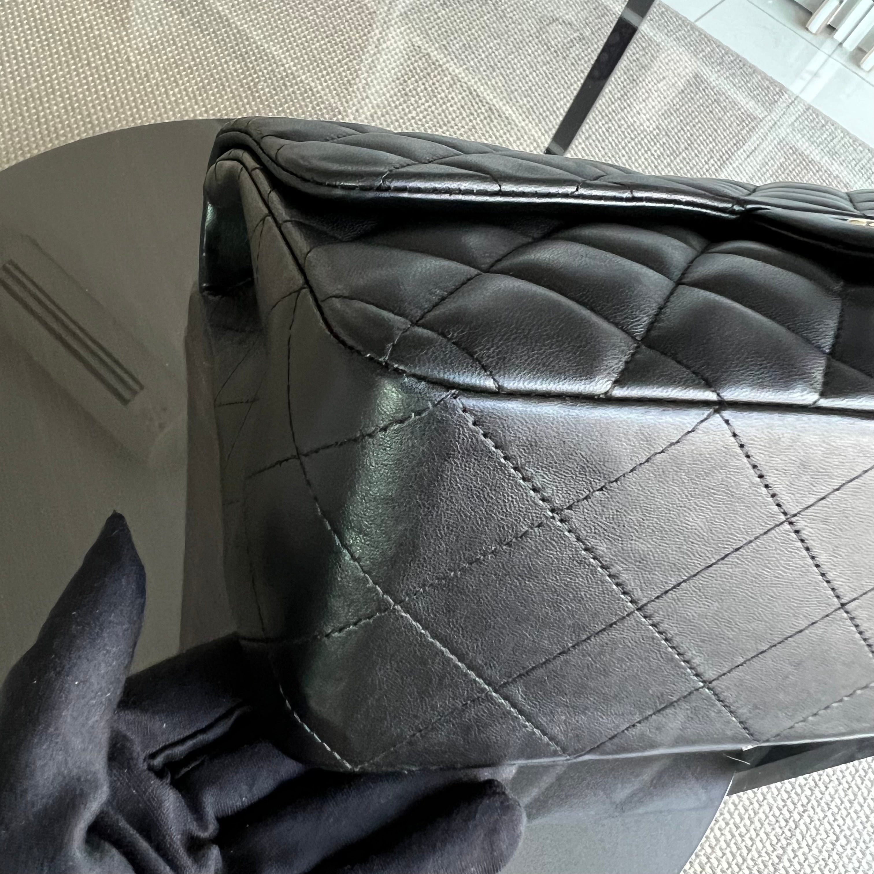 Jumbo Classic Flap Single Flap Quilted Lambskin Black Gold Hardware