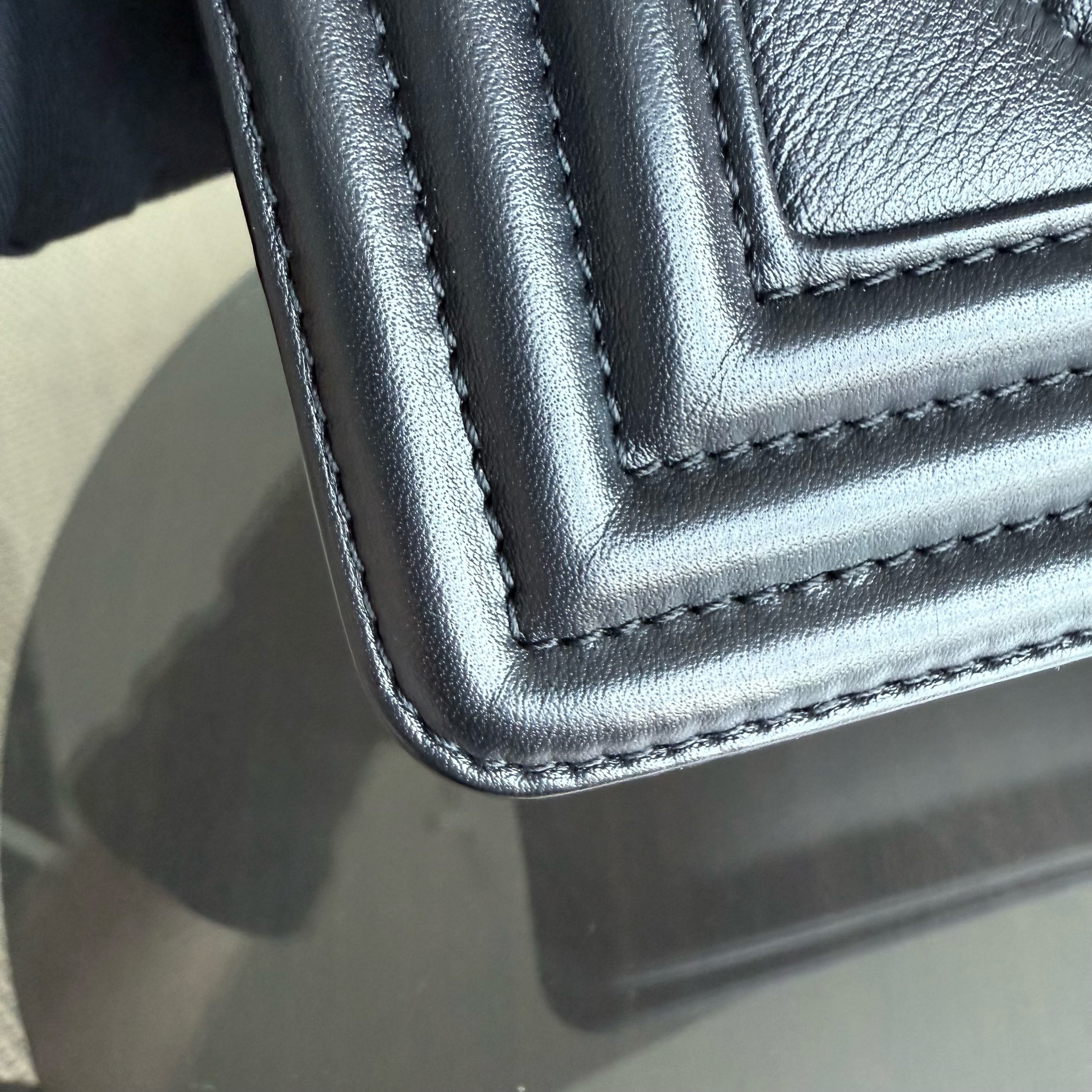 Chanel Boy Medium - Chevron Calfskin 25CM Black Silver Hardware Series 22