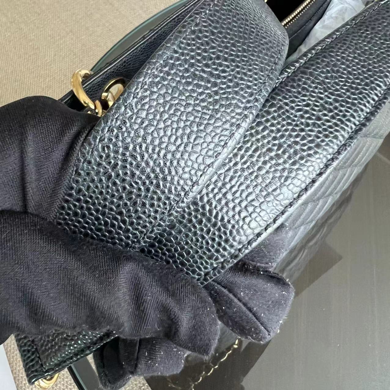 GST Grand Shopping Tote Caviar Quilted Grained Calfskin Black Golden Hardware Series 19