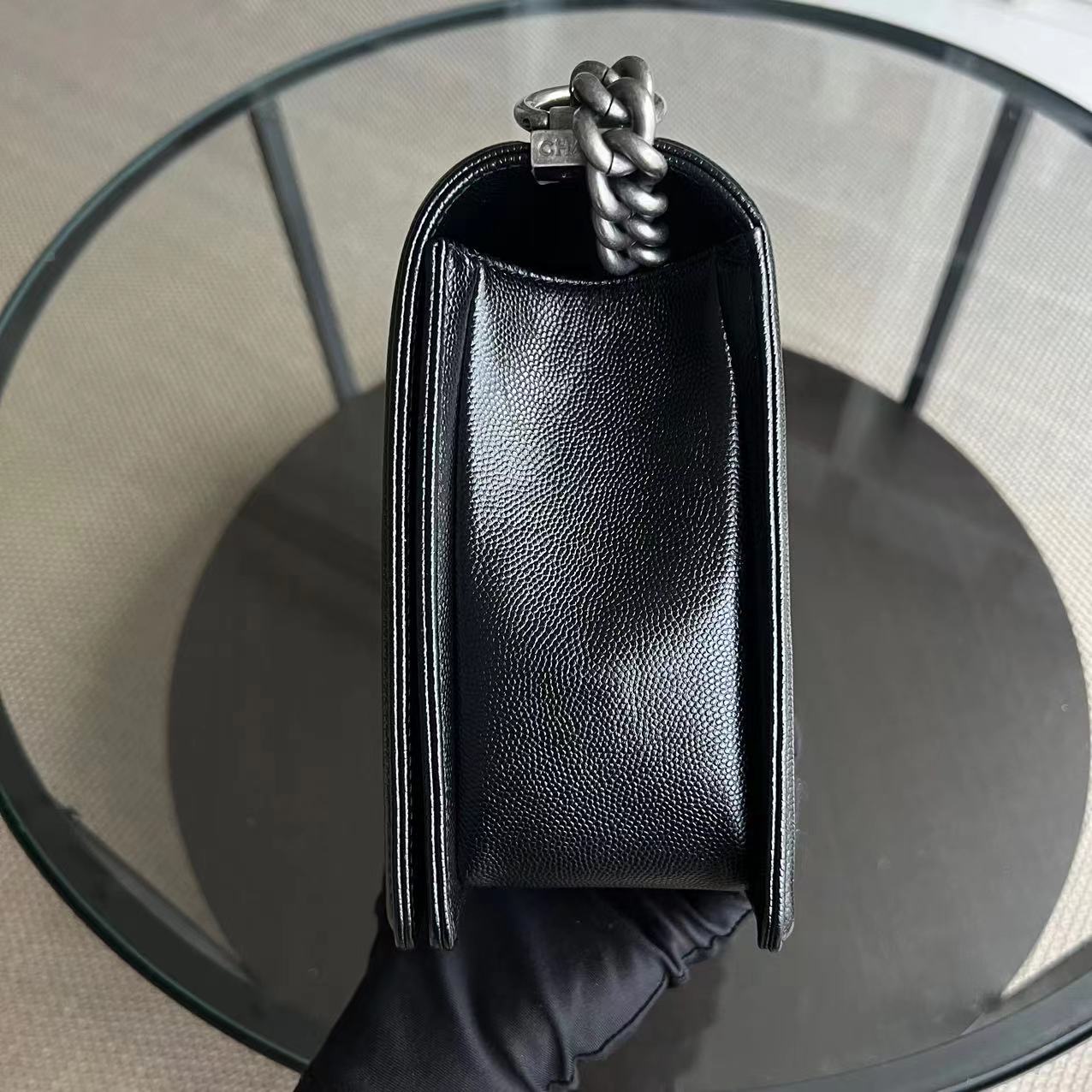 *Like New* Caviar New Medium Boy 28CM Quilted Grained Calfskin Black Ruthenium Silver Hardware Series 27