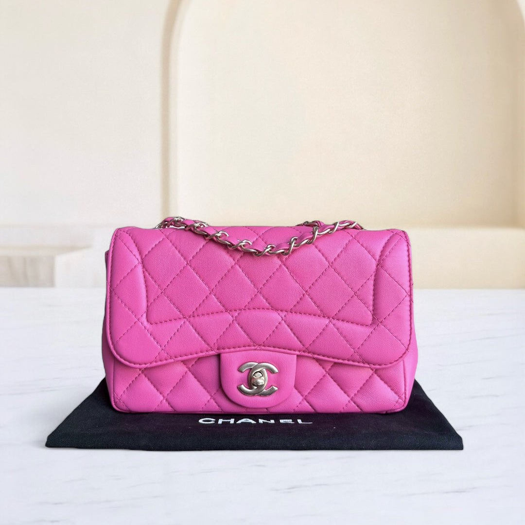 Chanel Chic Flap Small - 23CM Quilted Lambskin Barbie Pink Gold Hardware Series 21