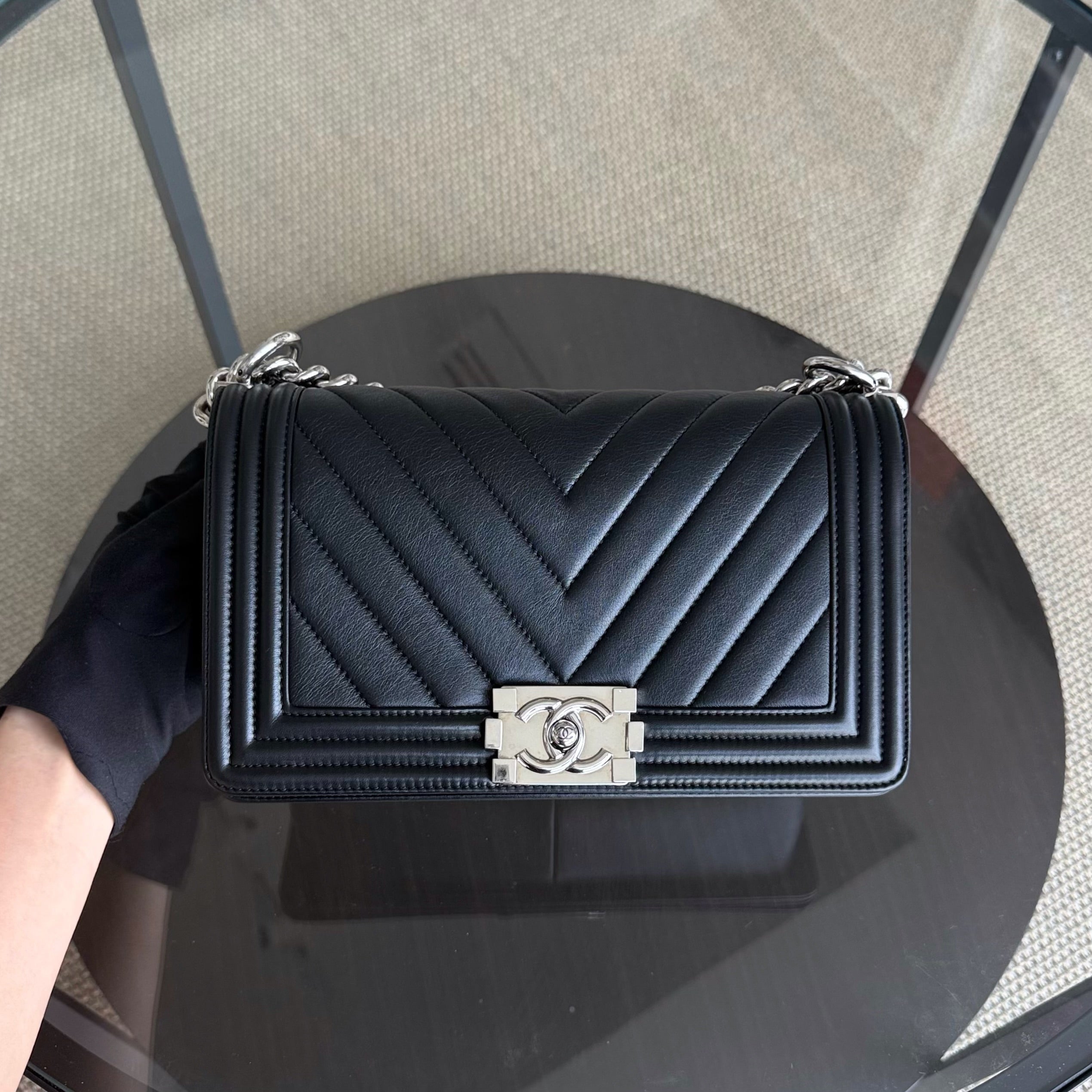 Chanel Boy Medium - Chevron Calfskin 25CM Black Silver Hardware Series 22