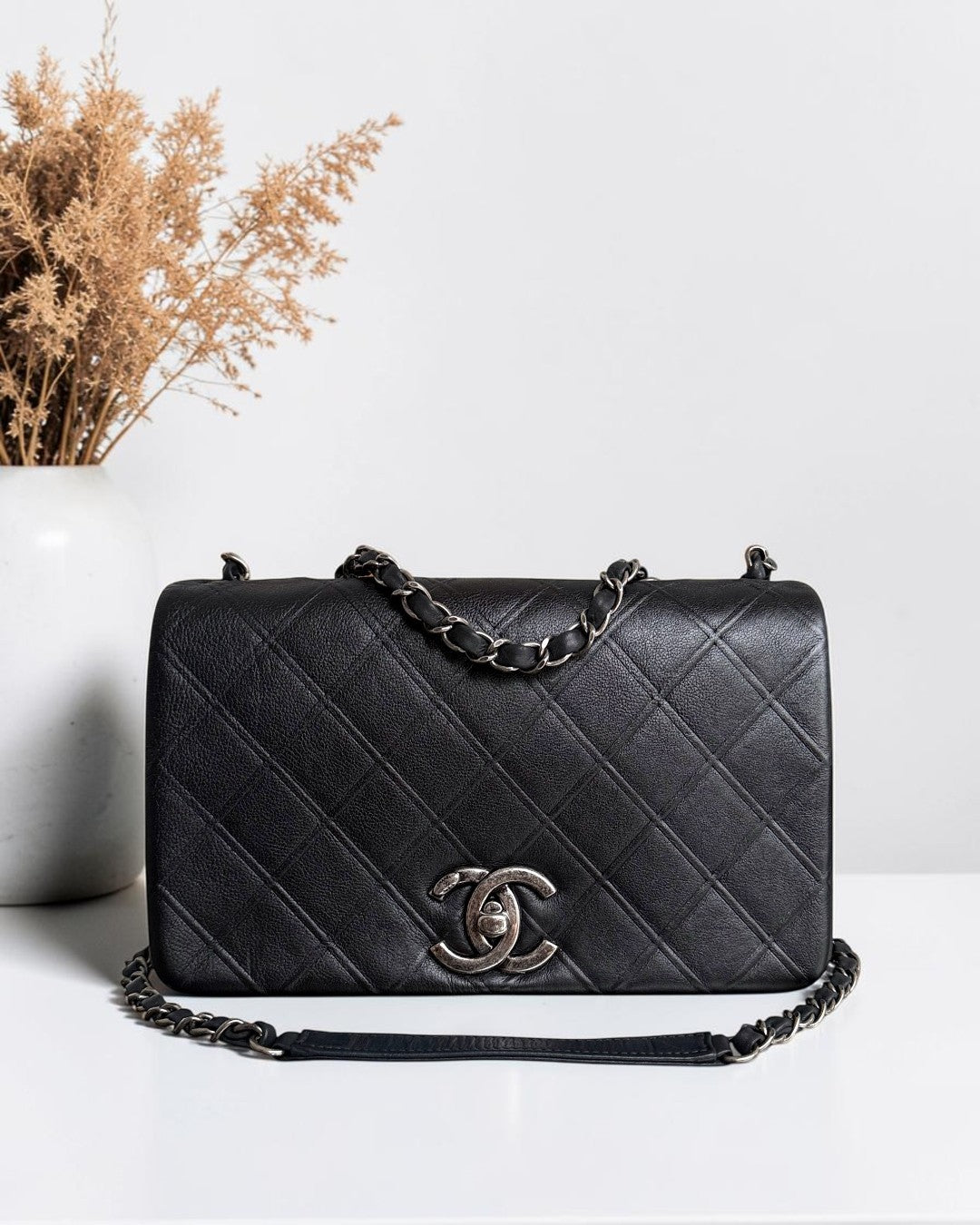 Chanel Flap Medium - Calfskin 25CM Quilted Black Ruthenium Silver Hardware Series 18