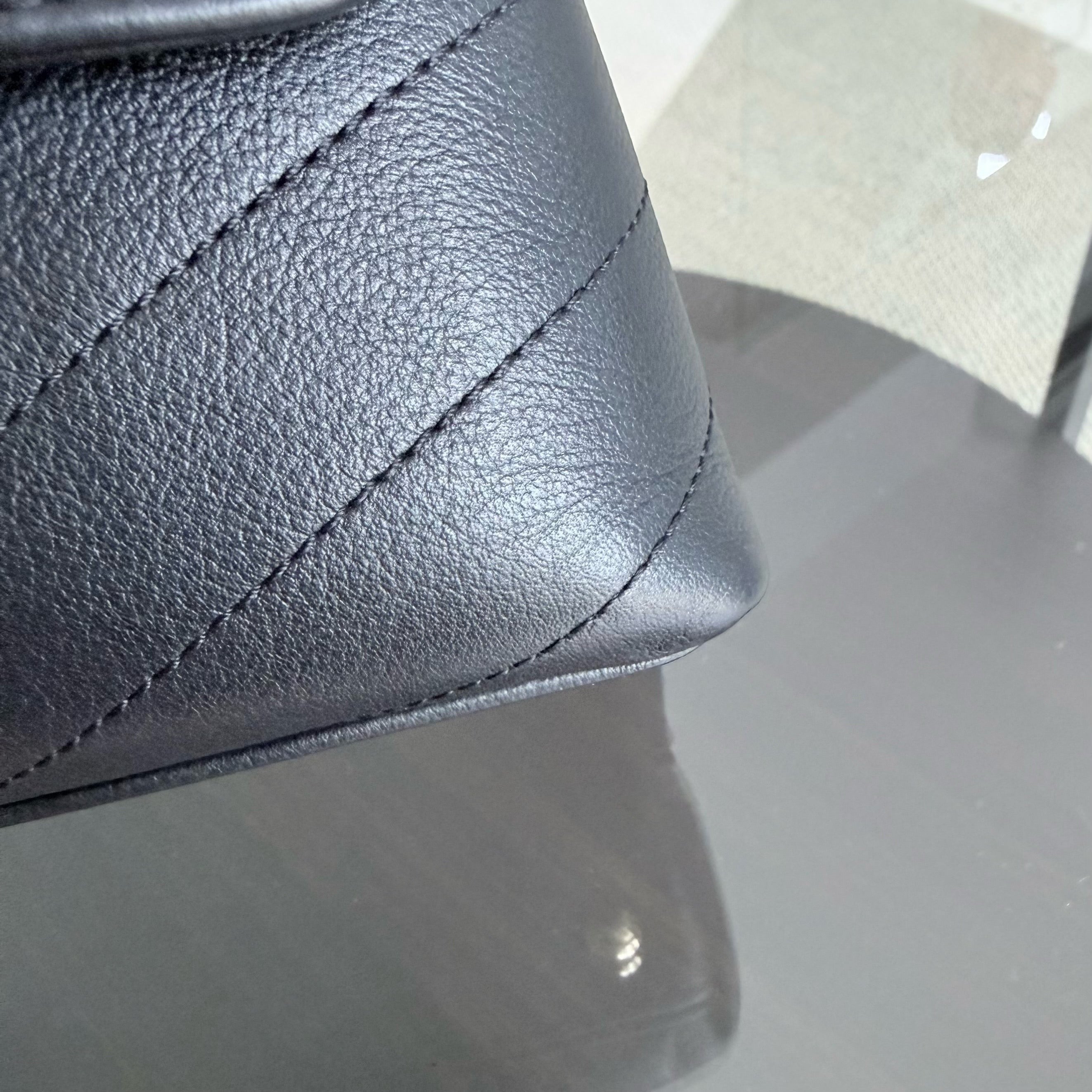 Chanel Handle Medium - 24CM Caviar Quilted Black Gold Hardware Series 27
