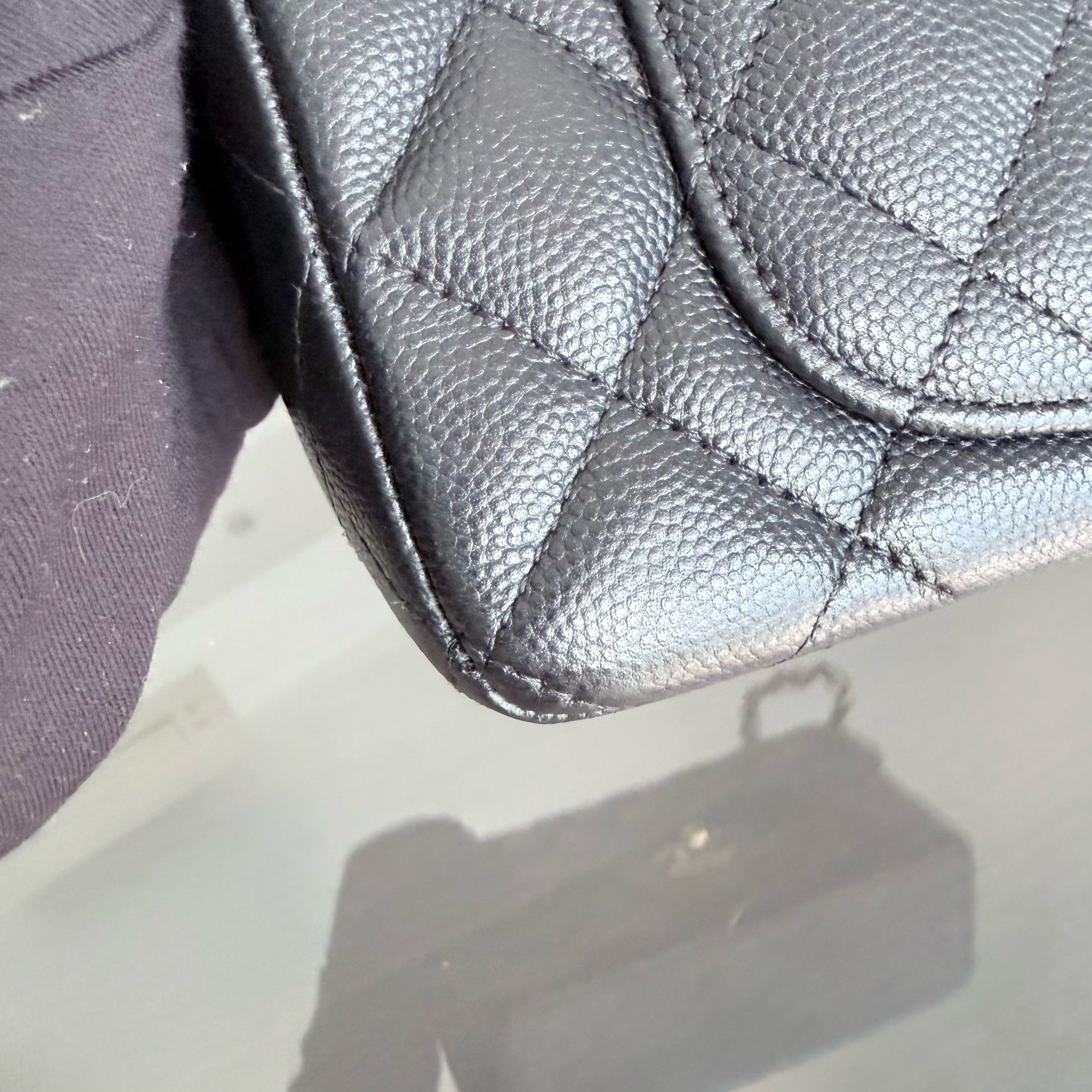 Chanel Classic Flap Mini - Caviar 20CM Quilted Black Gold Hardware Series 23