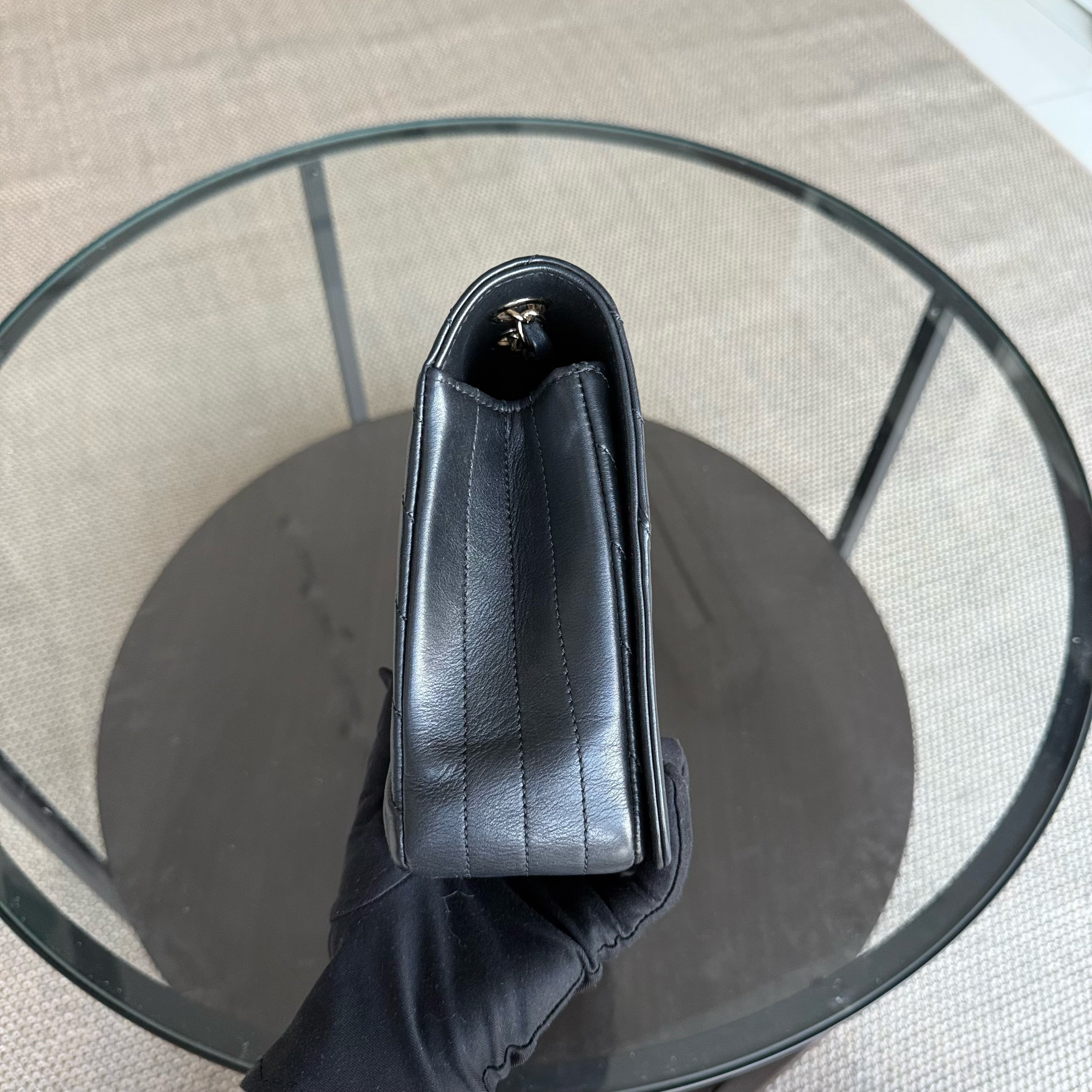 Chanel Flap Medium - Calfskin 27CM Chevron Black Gold Hardware Series 27