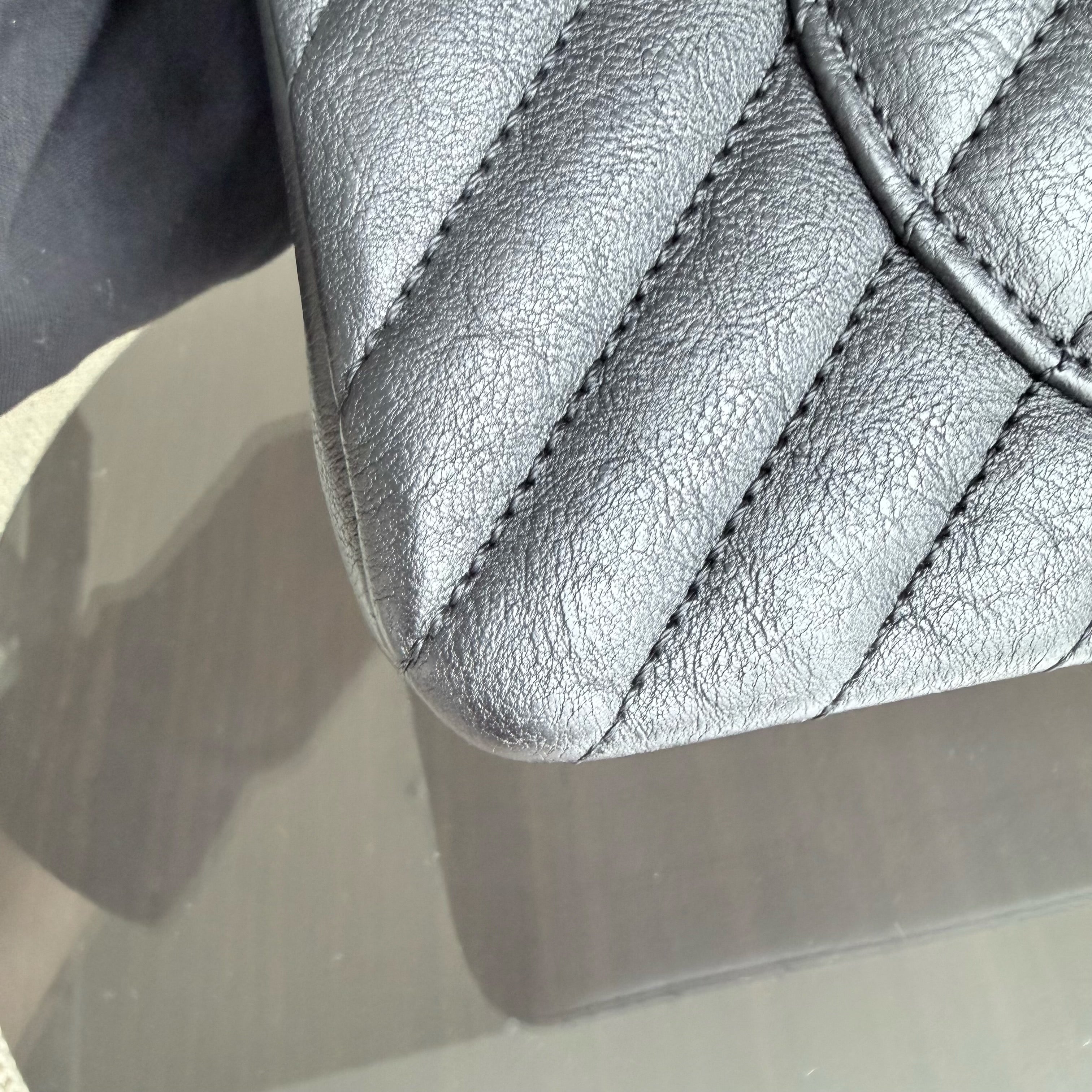 Chanel 2.55 Reissue 225 - 24CM Caviar Grained Calfskin Quilted Black Chevron Gold Hardware Series 27