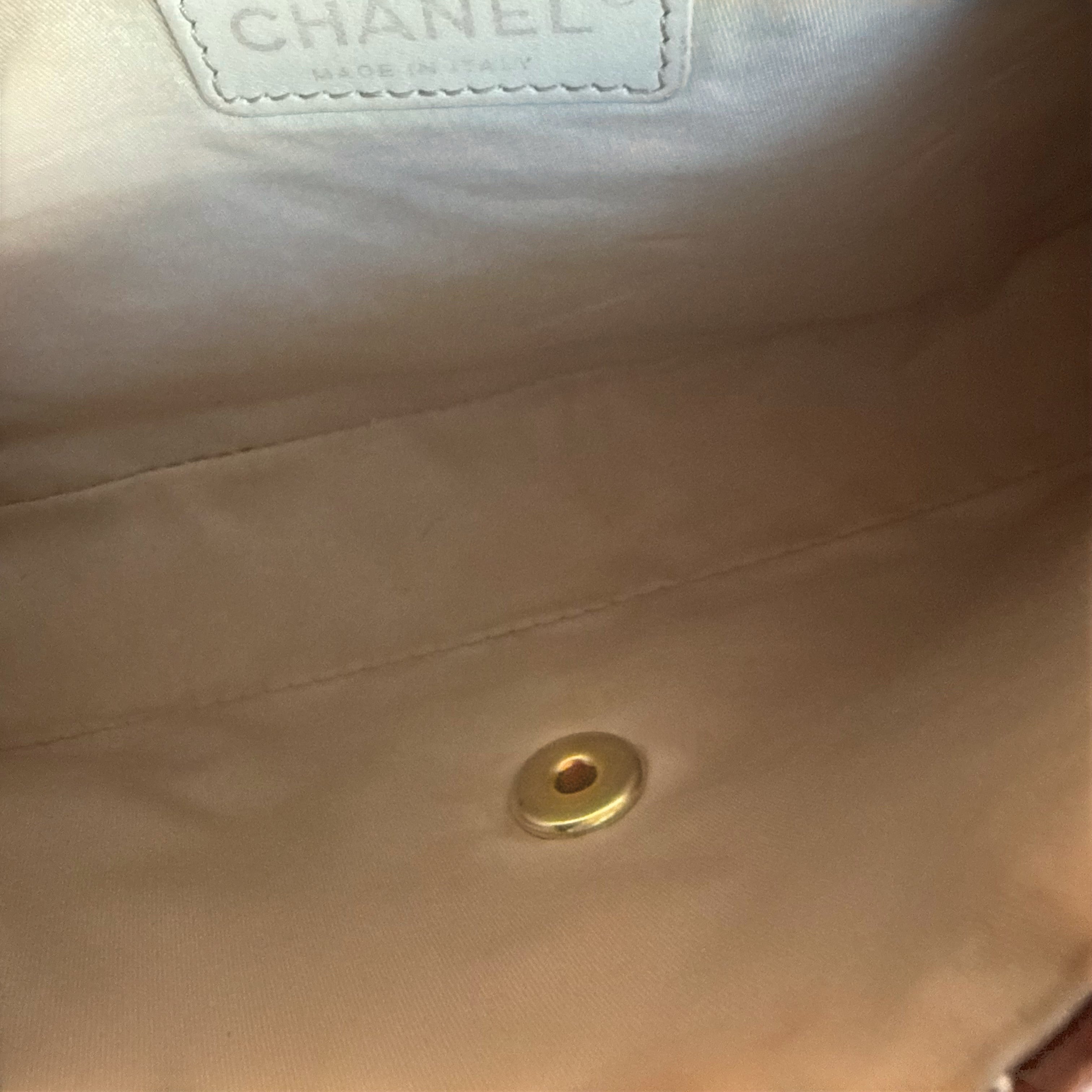 Chanel Classic Flap Medium - Special Valentine Edition 25CM Quilted Lambskin Red Gold Hardware Series 14