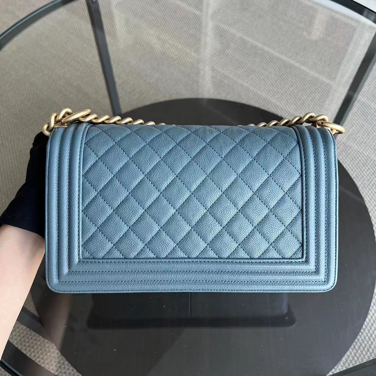Caviar Boy Old Medium 25CM Quilted Grained Calfskin Blue Golden Hardware Series 25