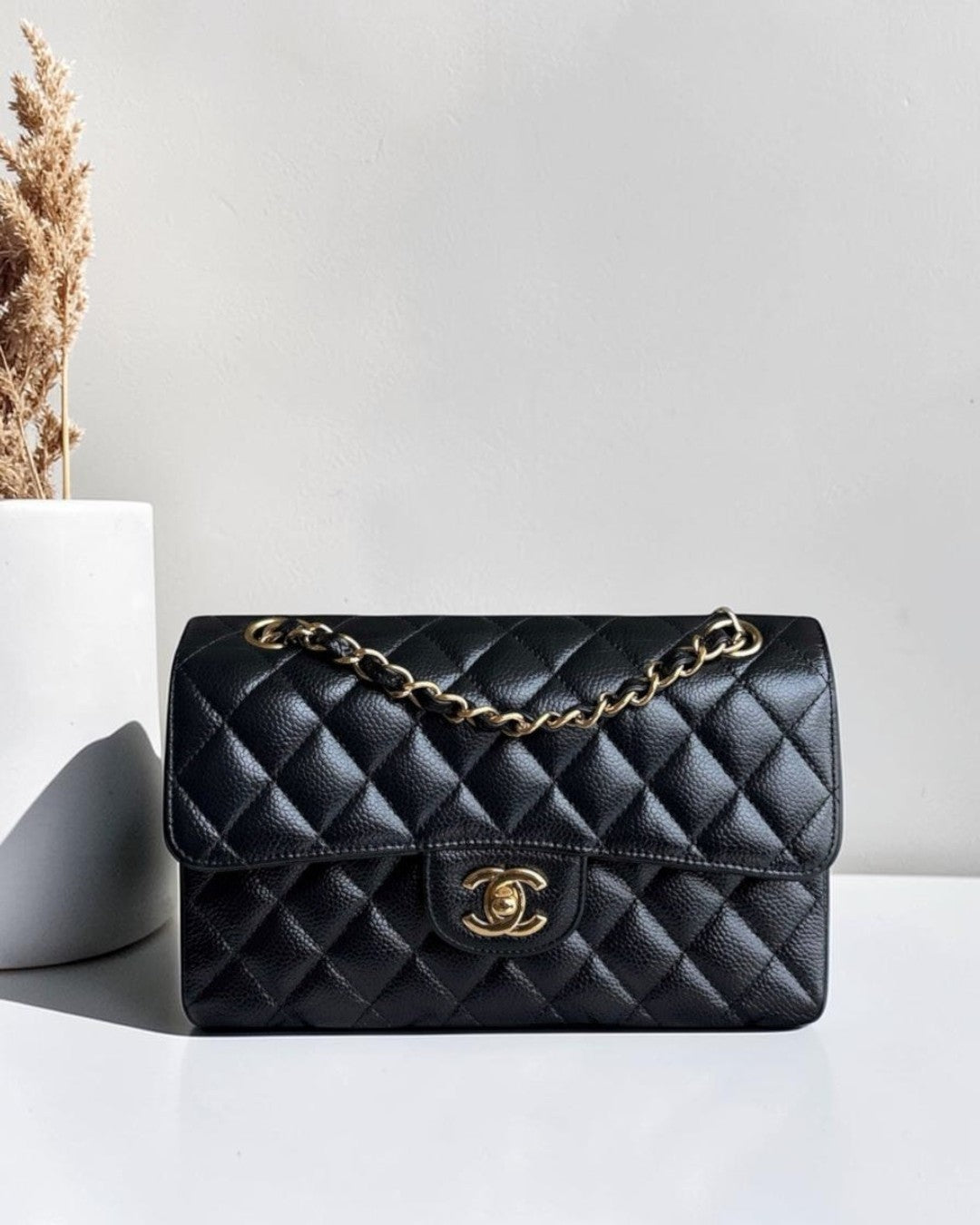 Chanel Classic Flap Small - Caviar 23CM Quilted Black Gold Hardware