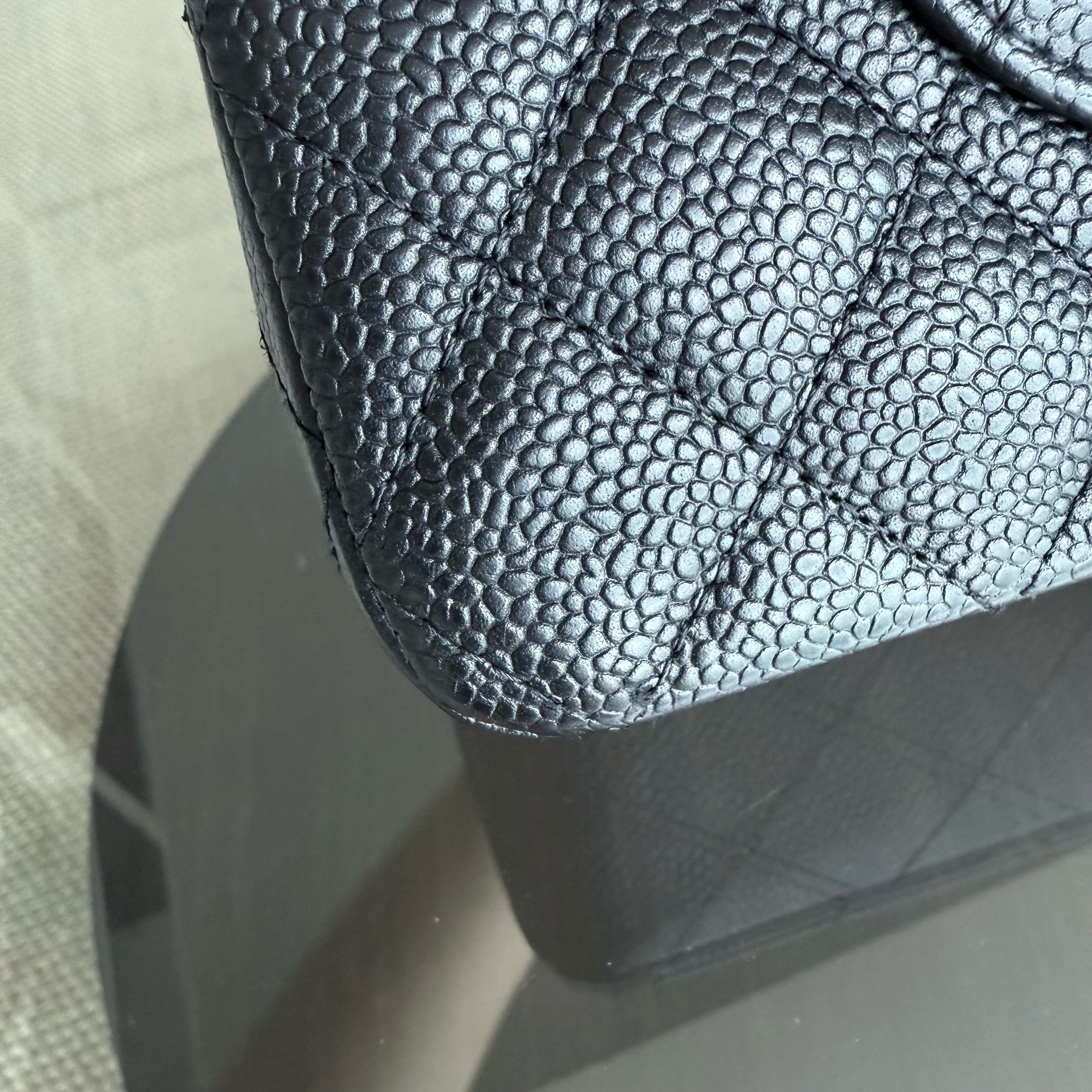 Chanel Classic Flap Medium - Caviar 25CM Quilted Grained Calfskin Black Gold Hardware Series 13