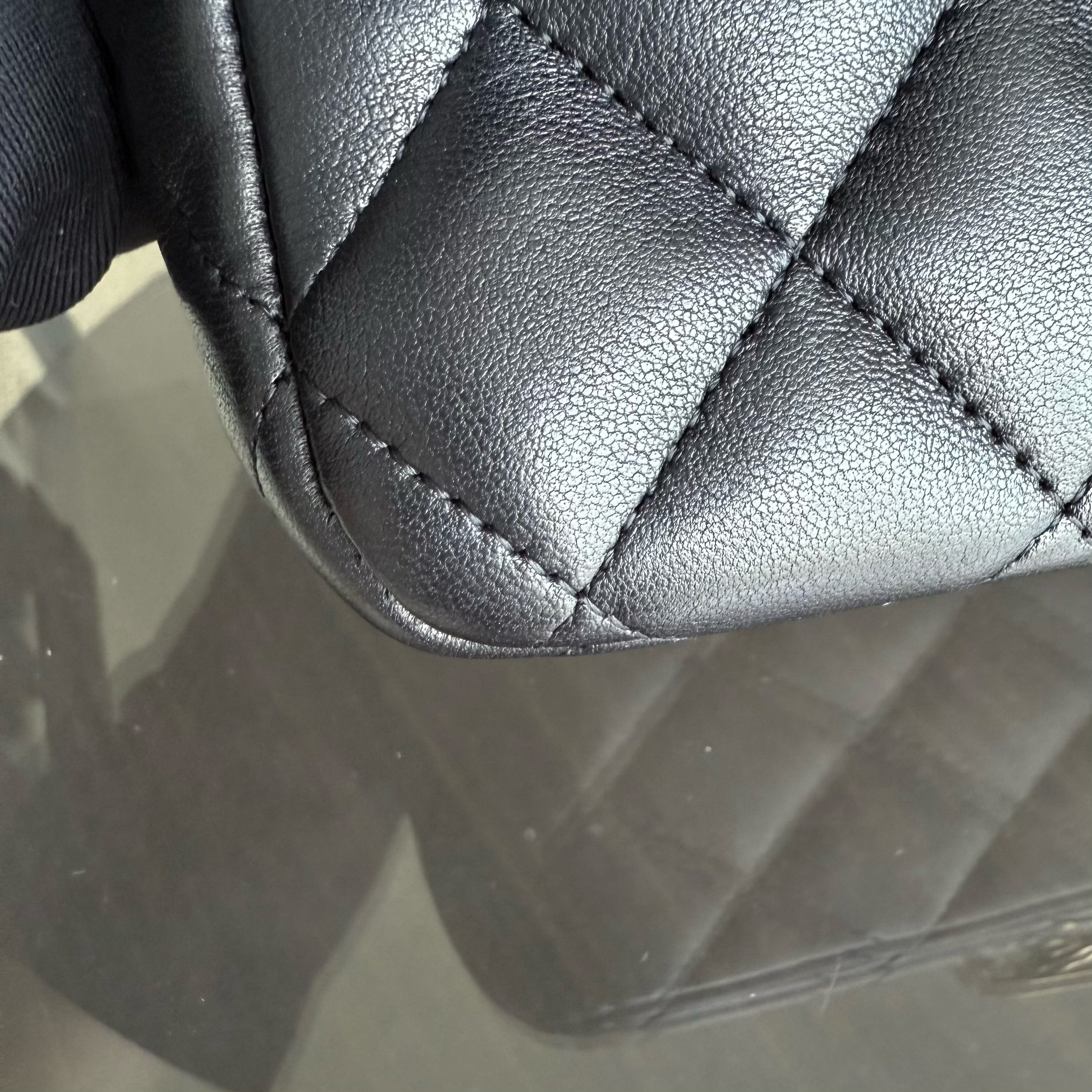 Chanel Classic Flap Medium - Special Valentine Edition 25CM Quilted Lambskin Black Gold Hardware Series 19