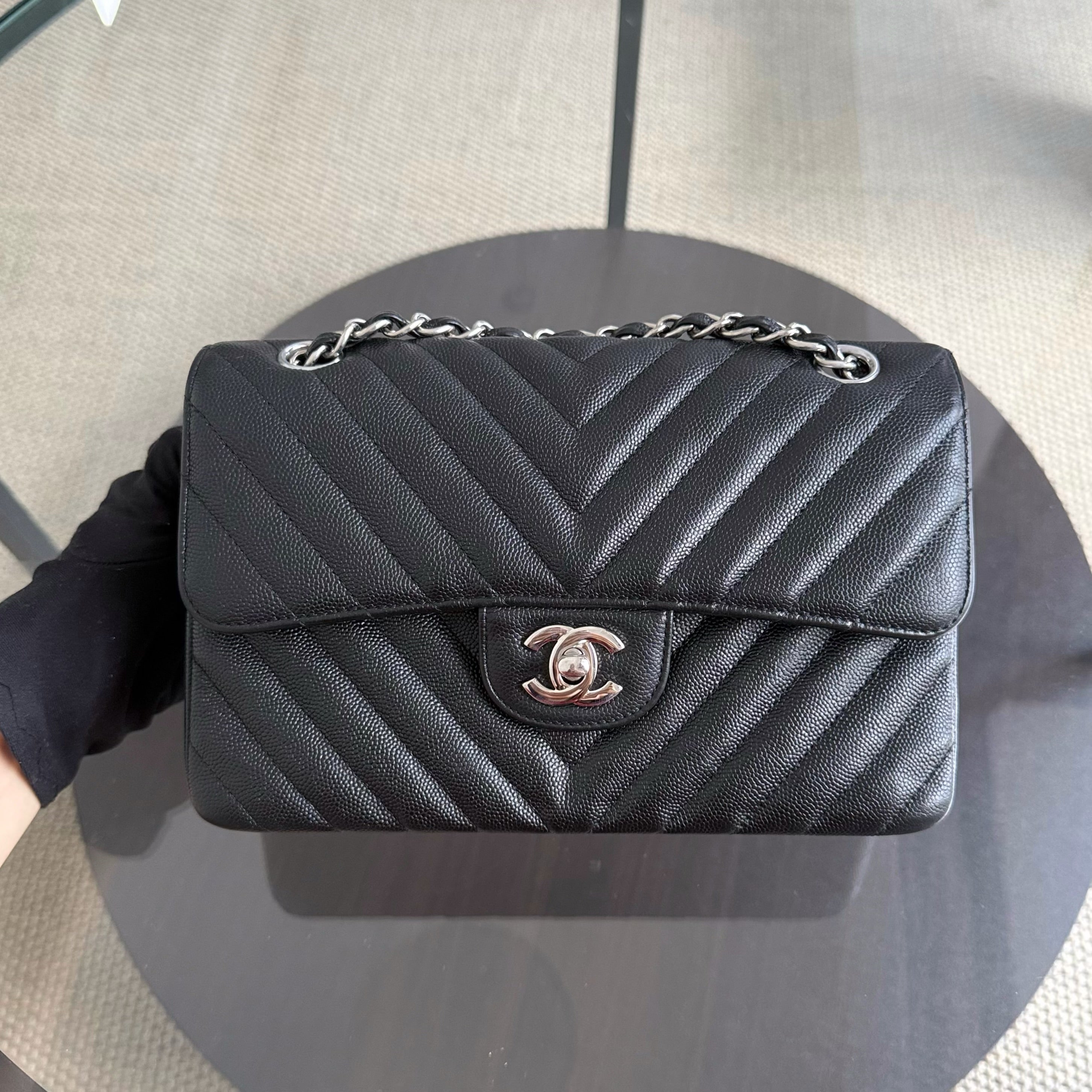 Chanel Classic Flap Small - Caviar 23CM Chevron Black Silver Hardware Series 25