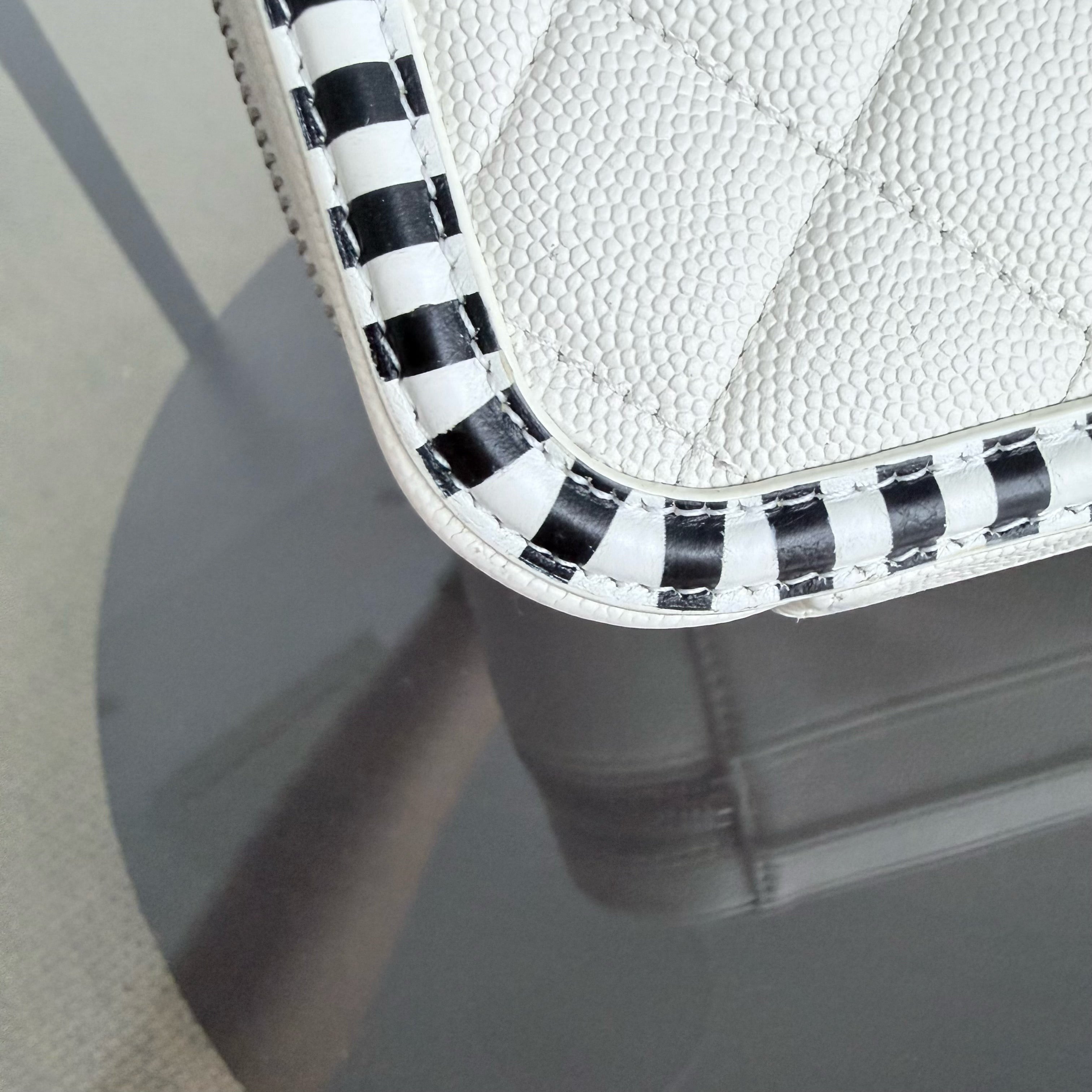 Chanel Filigree Vanity Case Medium - 21CM Caviar Quilted Two tone White-Black Gold Hardware Series 27