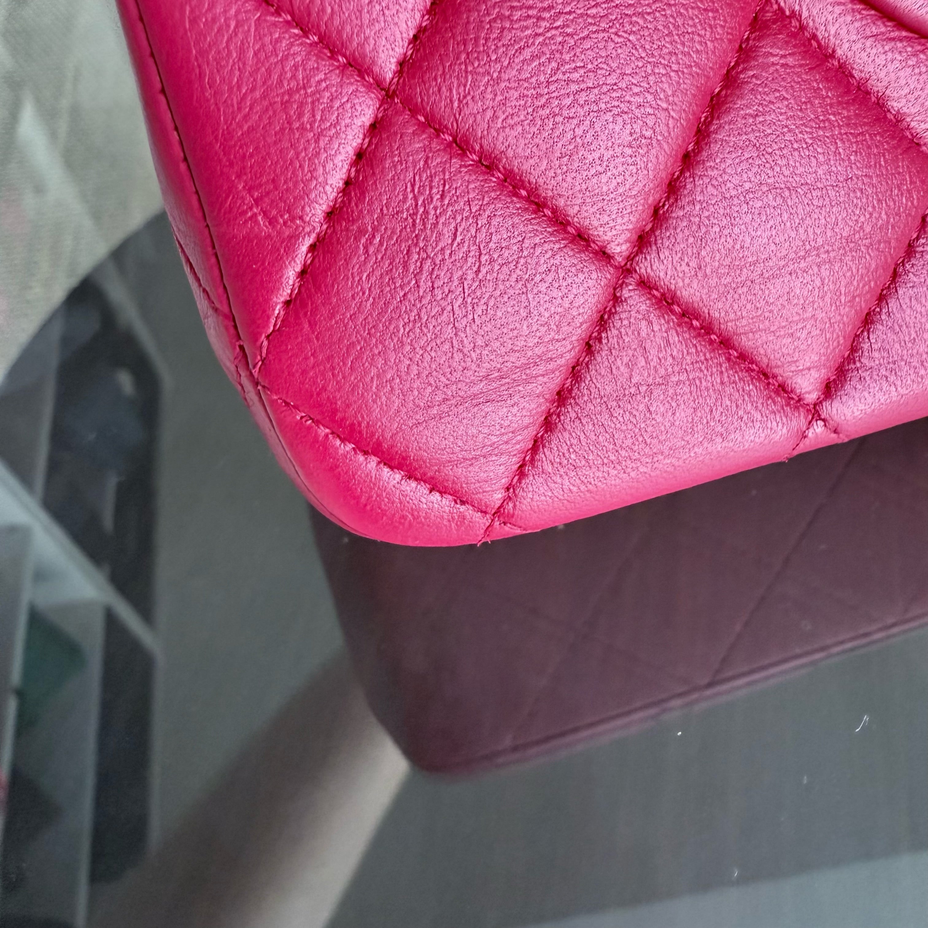 Chanel Classic Flap Medium - 25CM Quilted Lambskin Red Gold Hardware Series 13