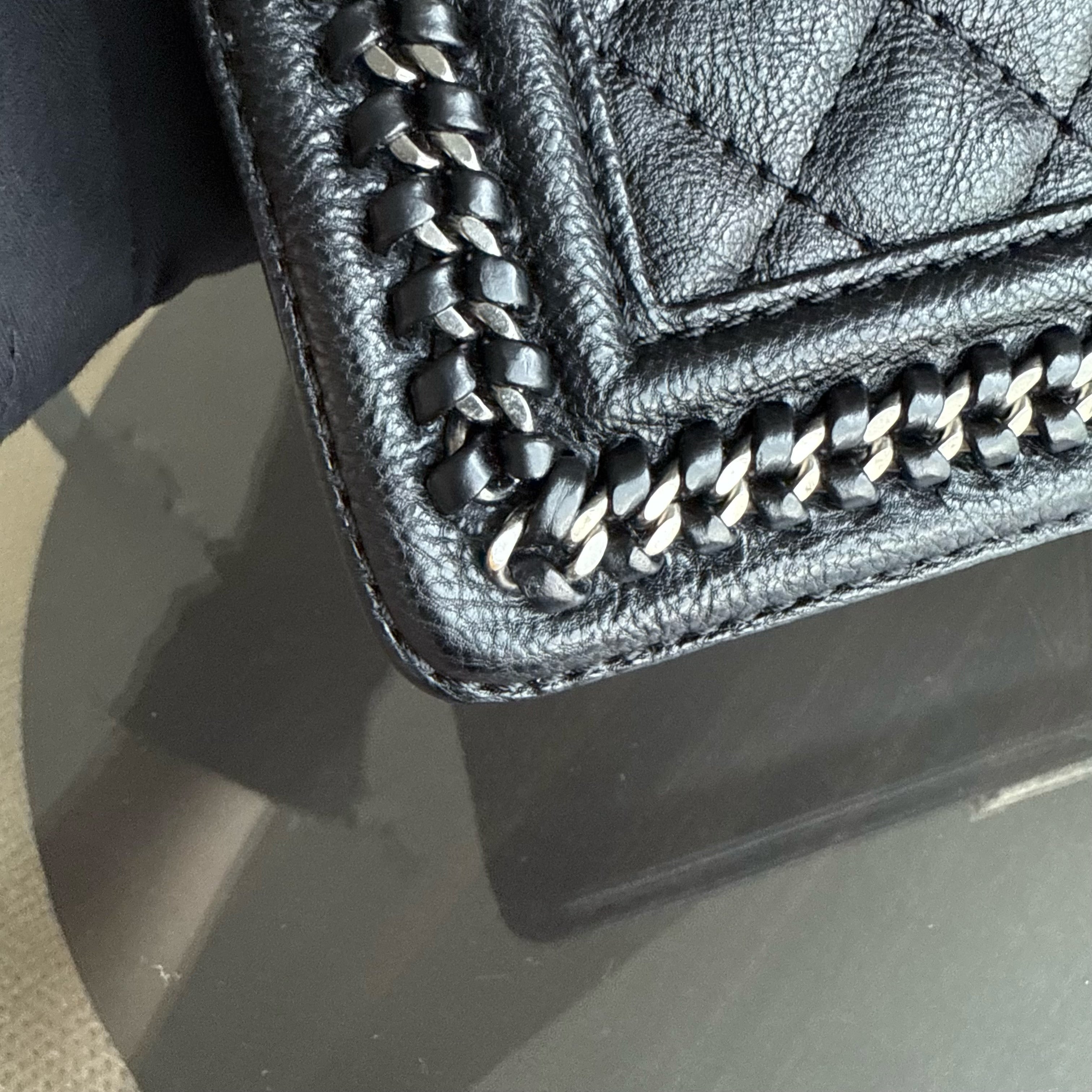 Chanel Boy Handle Old Medium 25CM Black Quilted Grained Calfskin With Handle Chain Around Ruthenium Silver Hardware Series 23