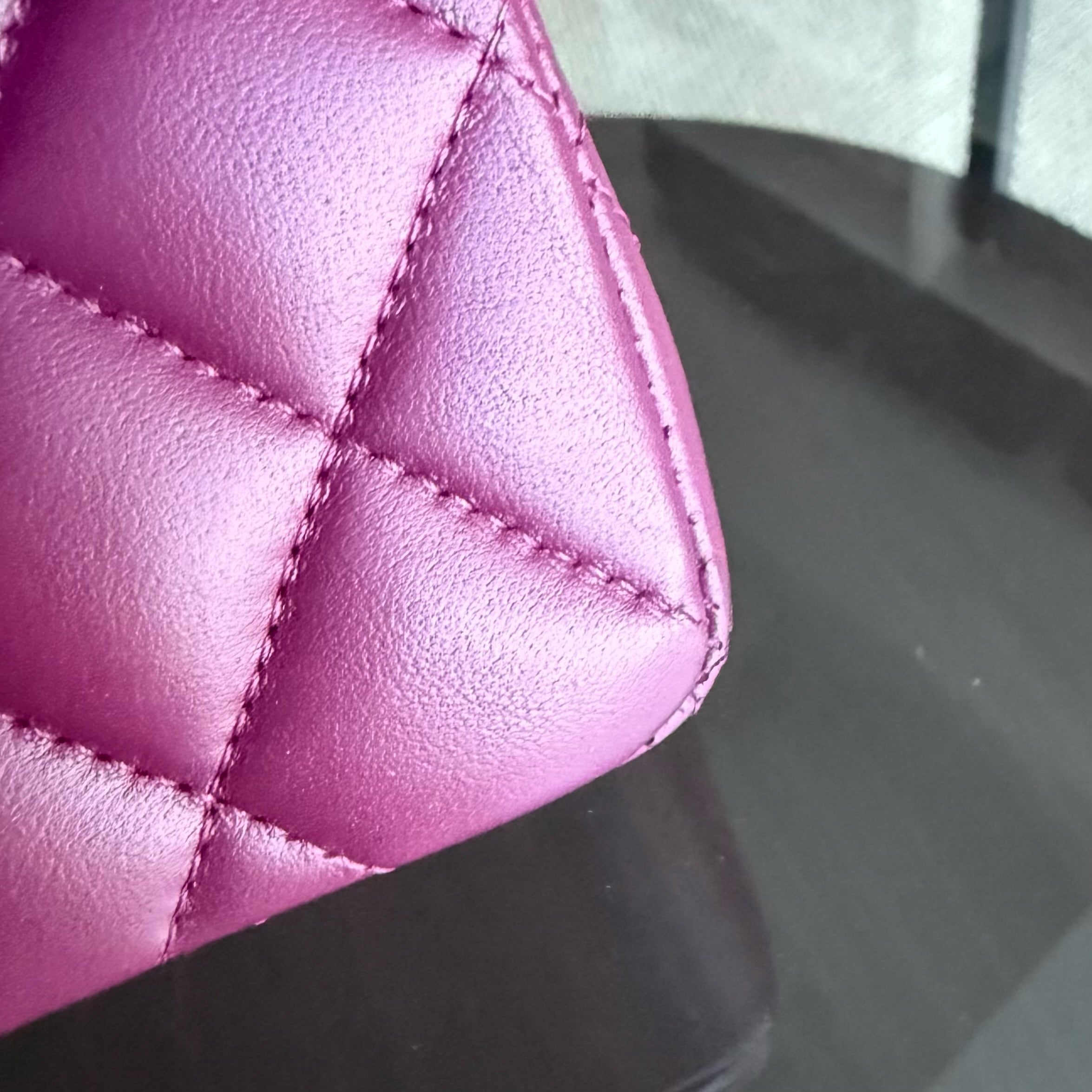 Chanel Classic Flap Small - Lambskin 23CM Quilted Purple Gold Hardware Microchip