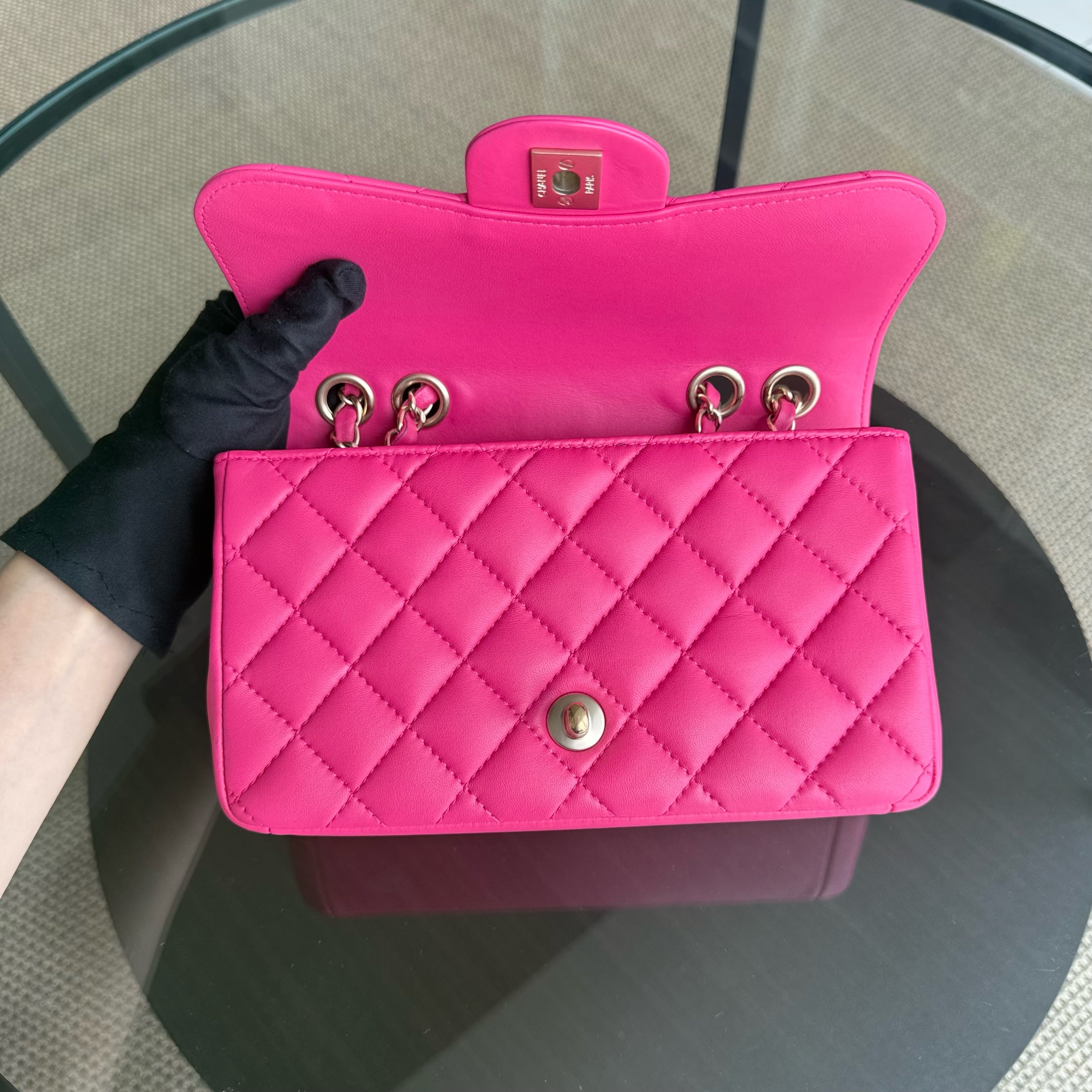 Chanel Chic Flap Small - 23CM Quilted Lambskin Sakura Pink Gold Hardware Series 21
