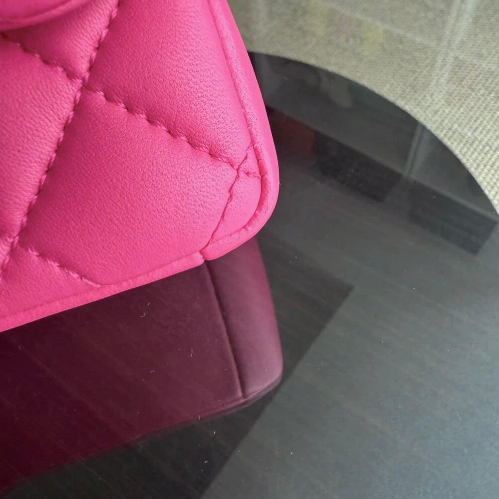 Chanel Chic Flap Small - 23CM Quilted Lambskin Barbie Pink Gold Hardware Series 21