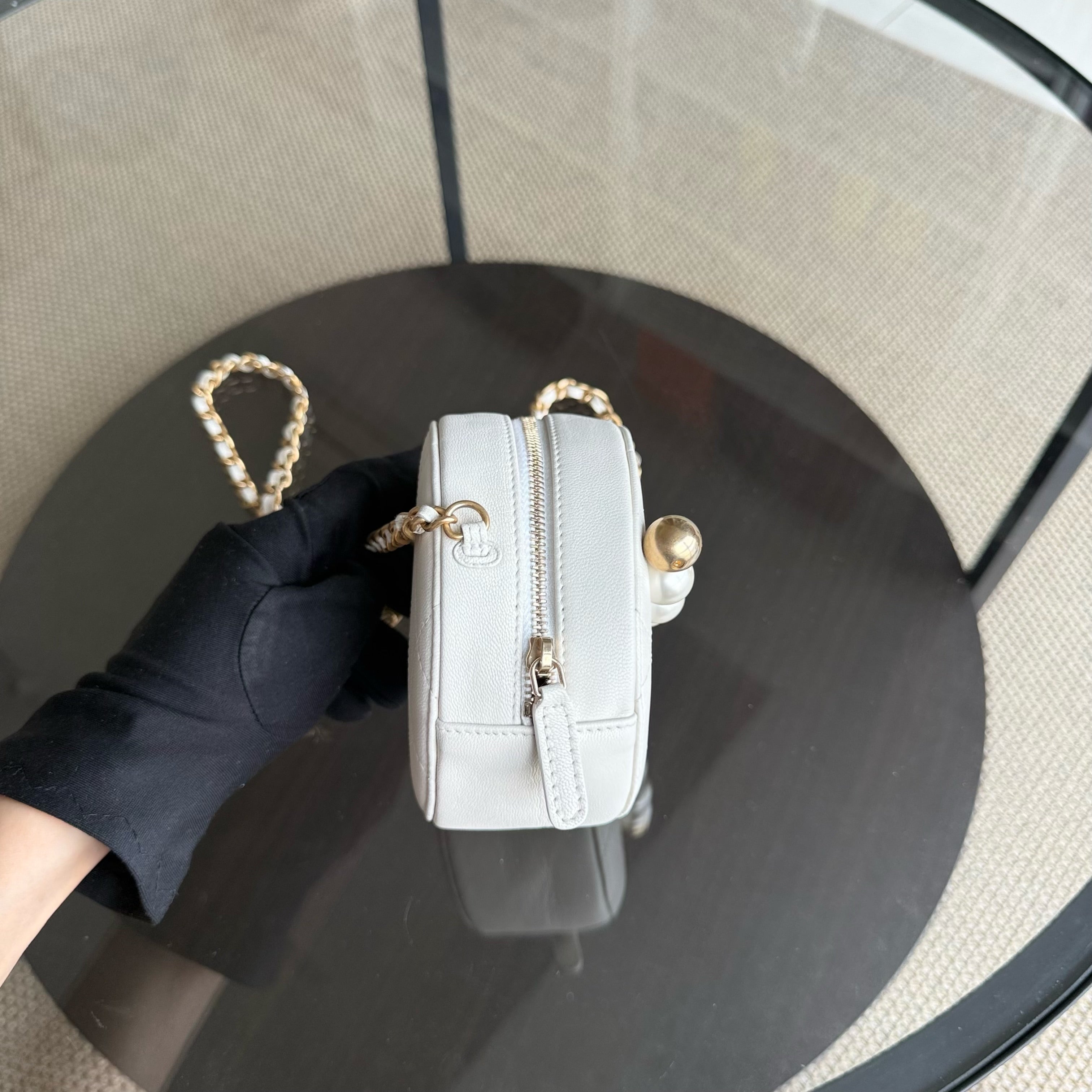Chanel Pearl Round Clutch with Chain White Calfskin Aged Gold Hardware 29