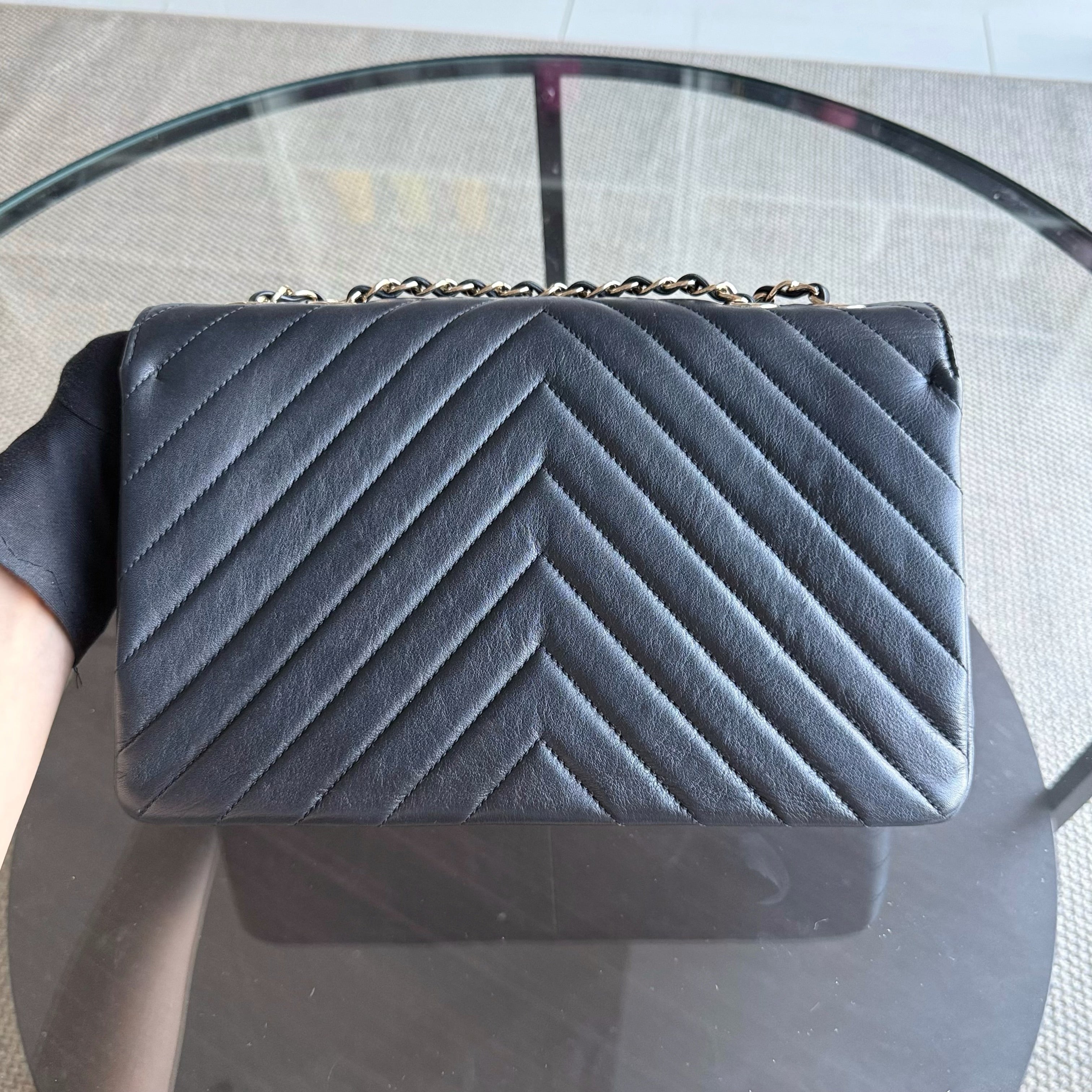 Chanel Flap Medium - Calfskin 27CM Chevron Black Gold Hardware Series 27
