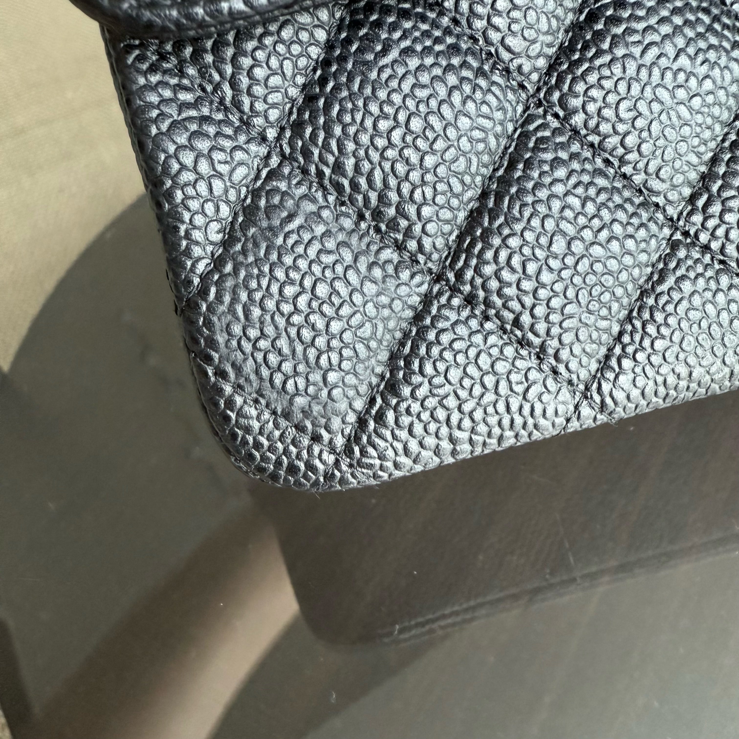 Chanel Classic Flap Medium - Caviar 25CM Quilted Black Gold Hardware Series 17